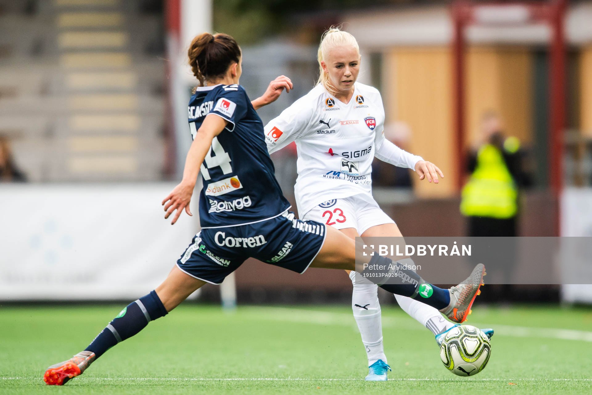 Rosengårds Sofie Svava och Linköpings Anna Oscarsson