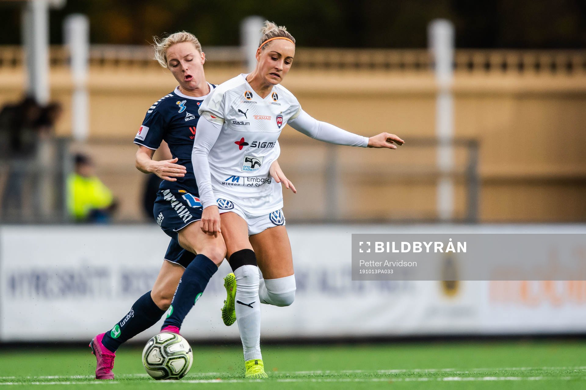 Linköpings Mimmi Larsson och Rosengårds Sanne Troelsgaard