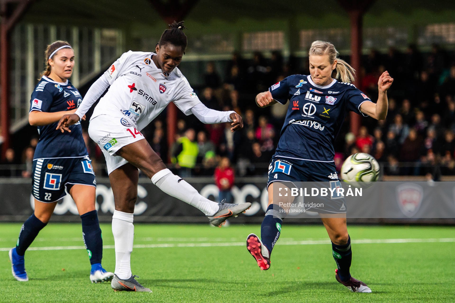 Rosengårds Anam Imo och Linköpings Lisa Hurtig