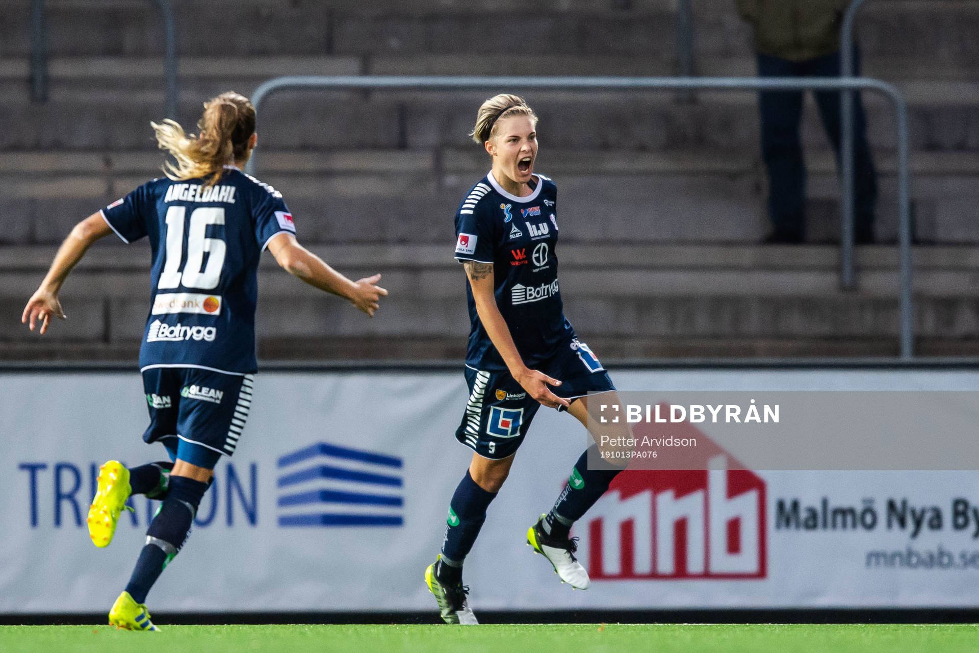Linköpings Lina Hurtig jublar efter 1-3 under fotbollsmatchen i Damallsvenskan mellan Rosengård och Linköping den 13 oktober 2019 i Malmö.