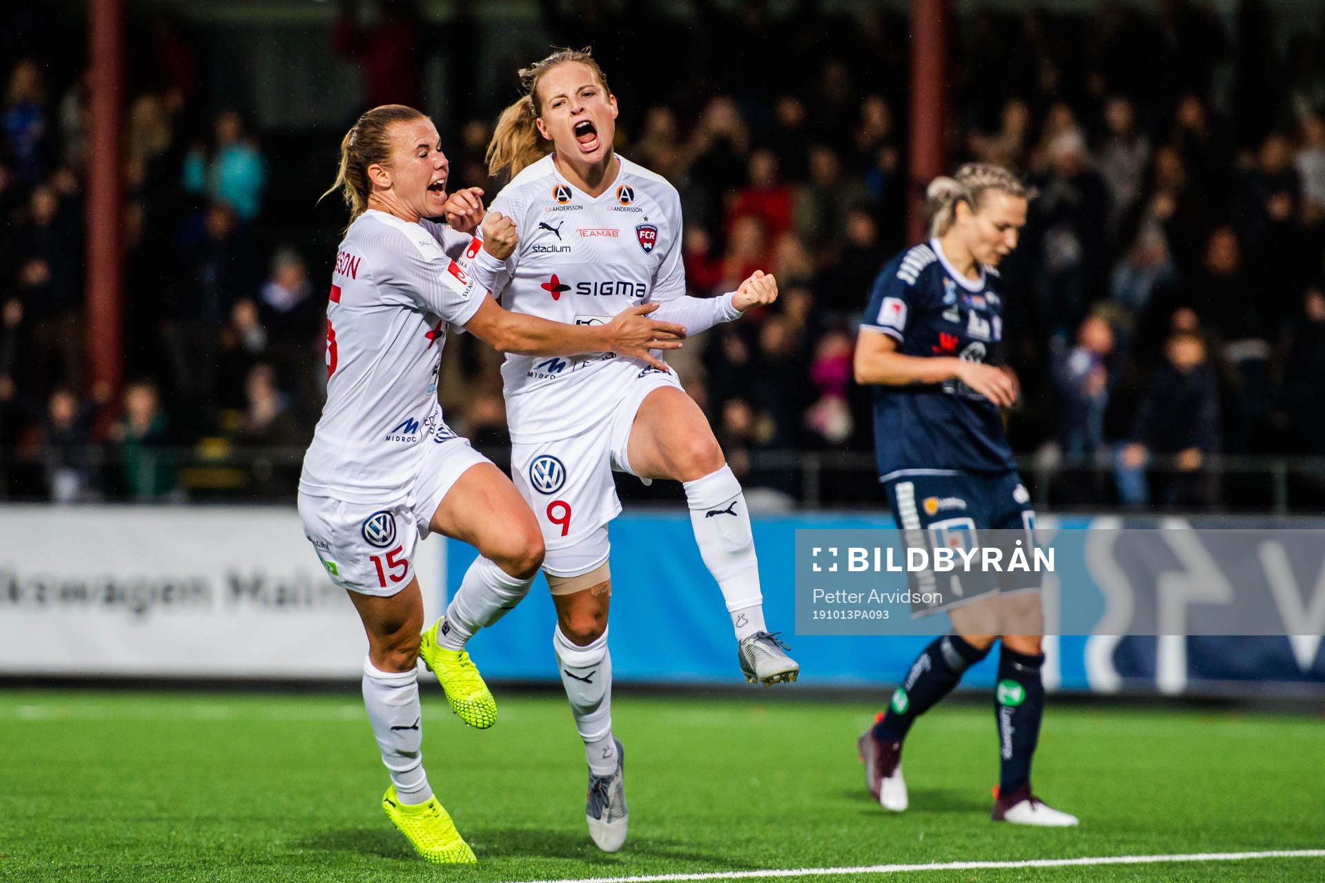 Rosengårds Anna Anvegård jublar