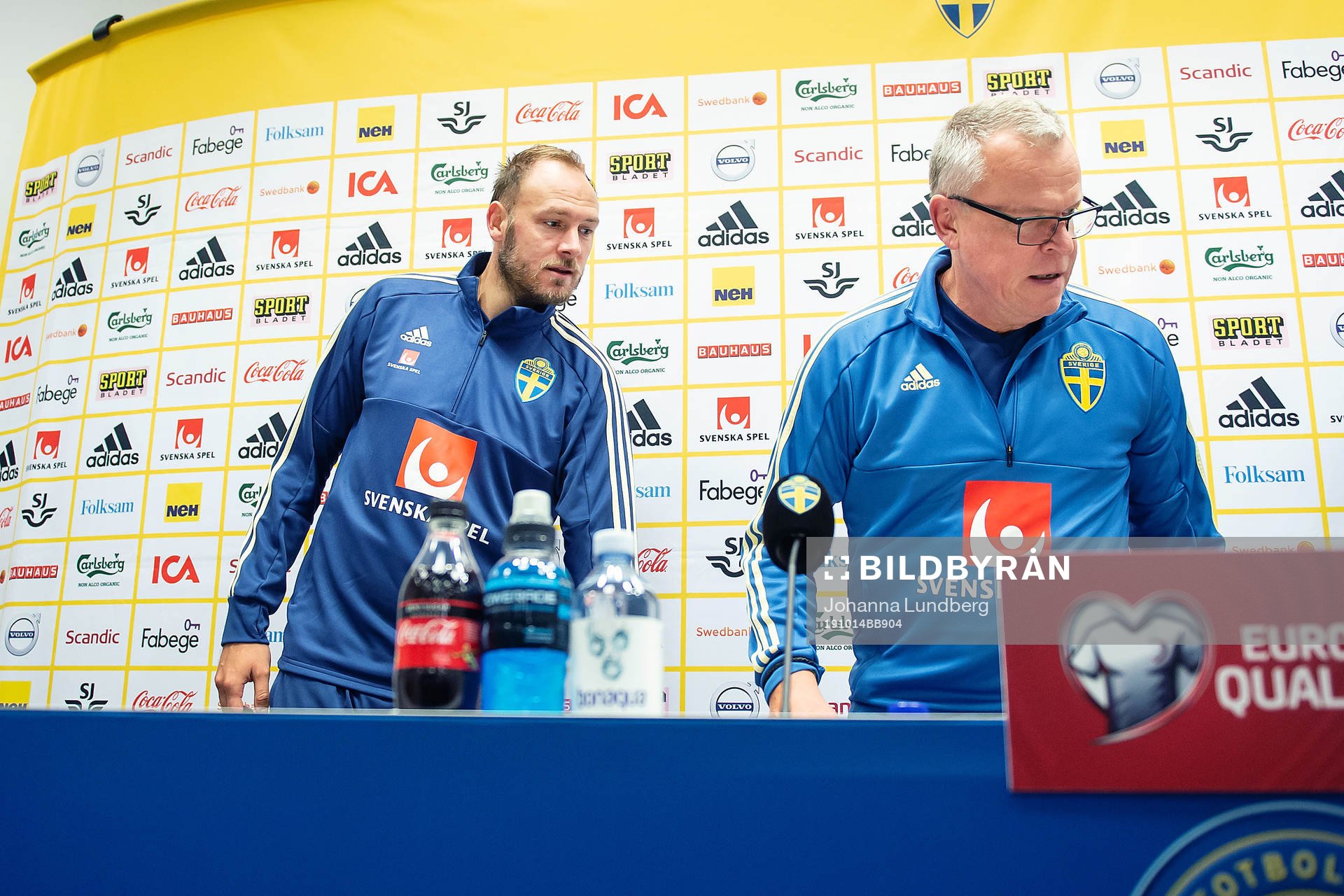 Andreas Granqvist and head coach Janne Andersson of the