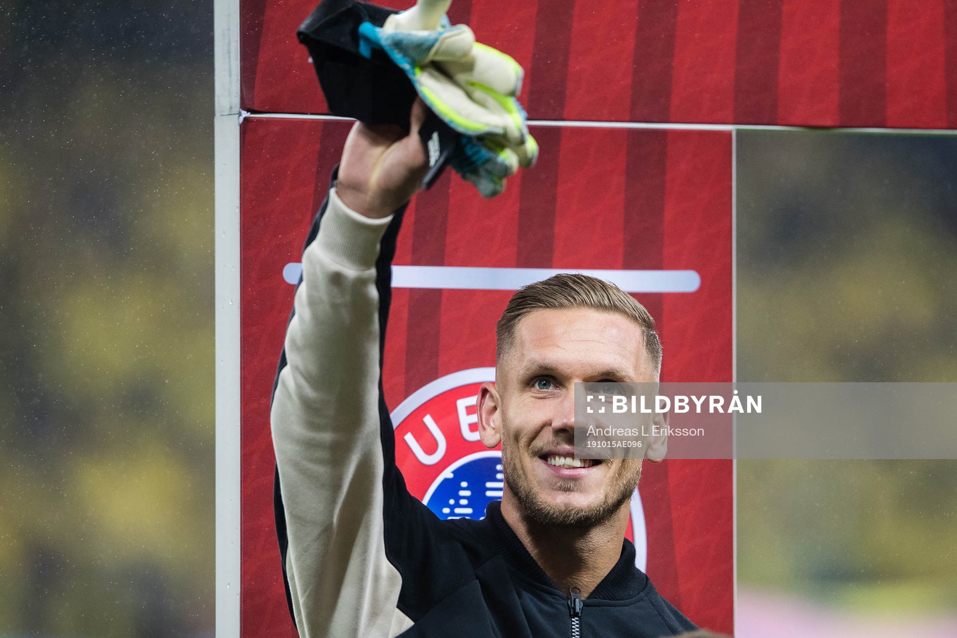 Goalkeeper Robin Olsen of Sweden ahead ofthe UEFA Euro