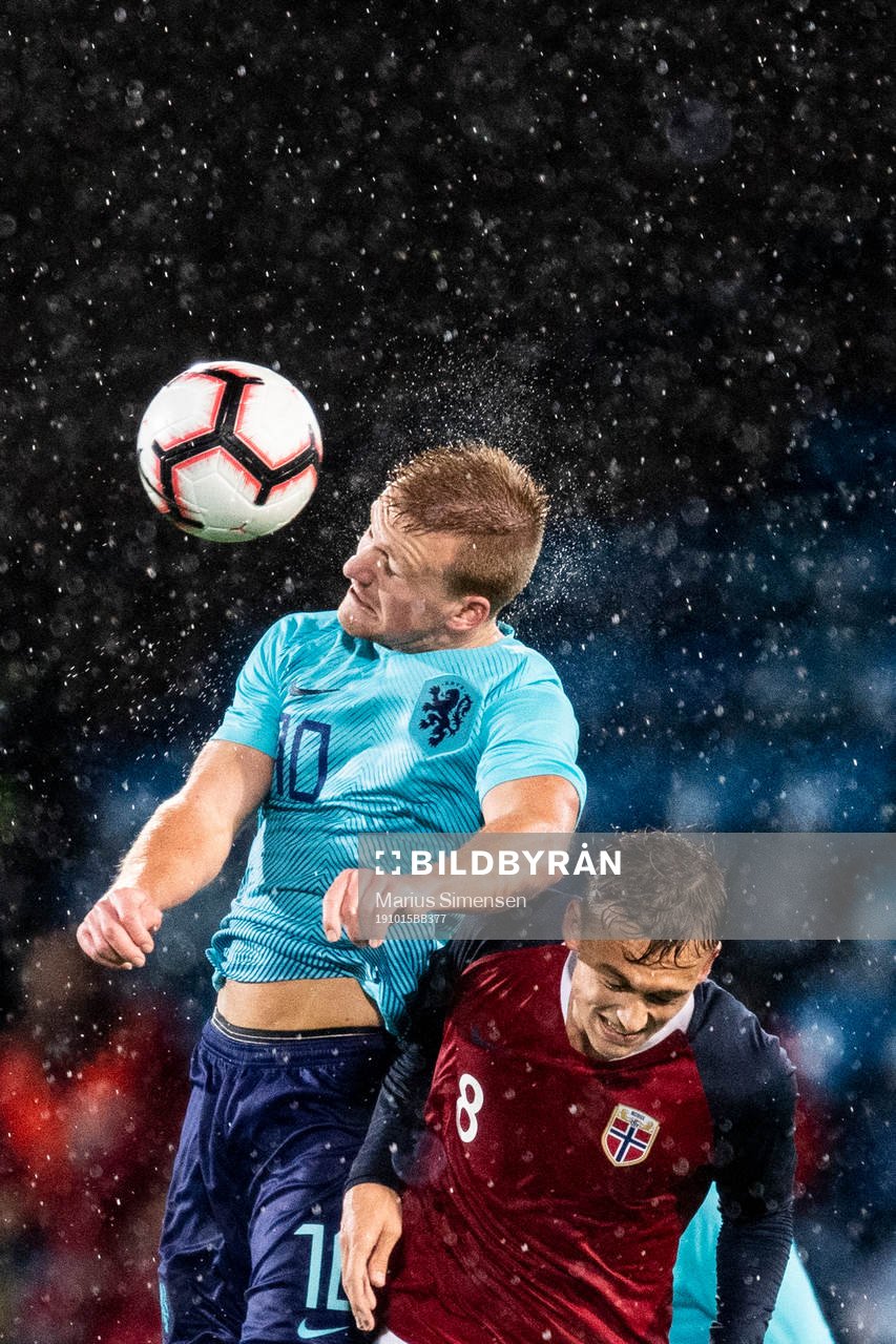 Dani De Wit of Netherlands and Emil Bohinen of Norway during the UEFA European Under-21 Qualifier football match between Norway and Netherlands on October 15, 2019 in Drammen.