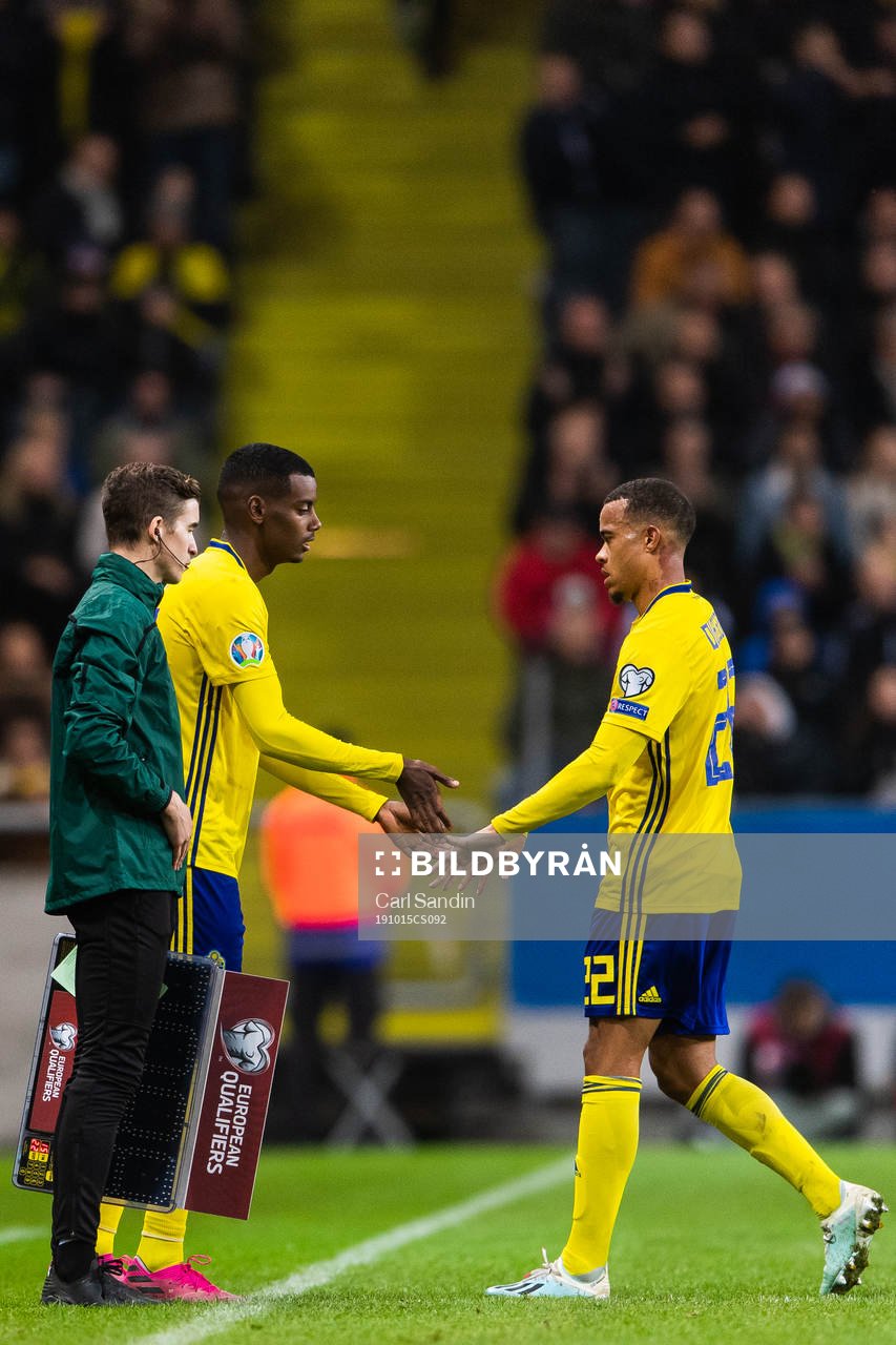 Alexander Isak is substituted