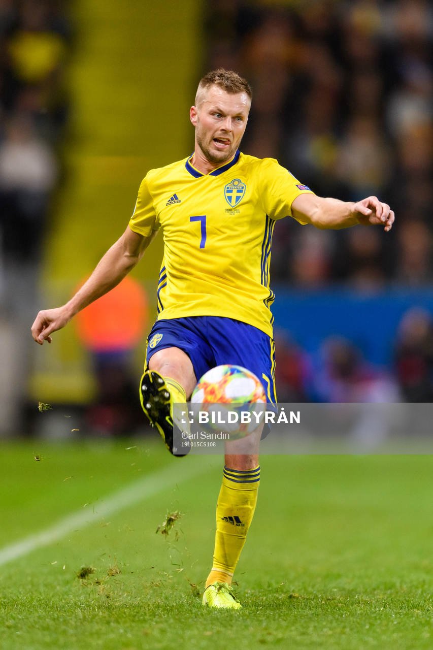 Sebastian Larsson of Sweden