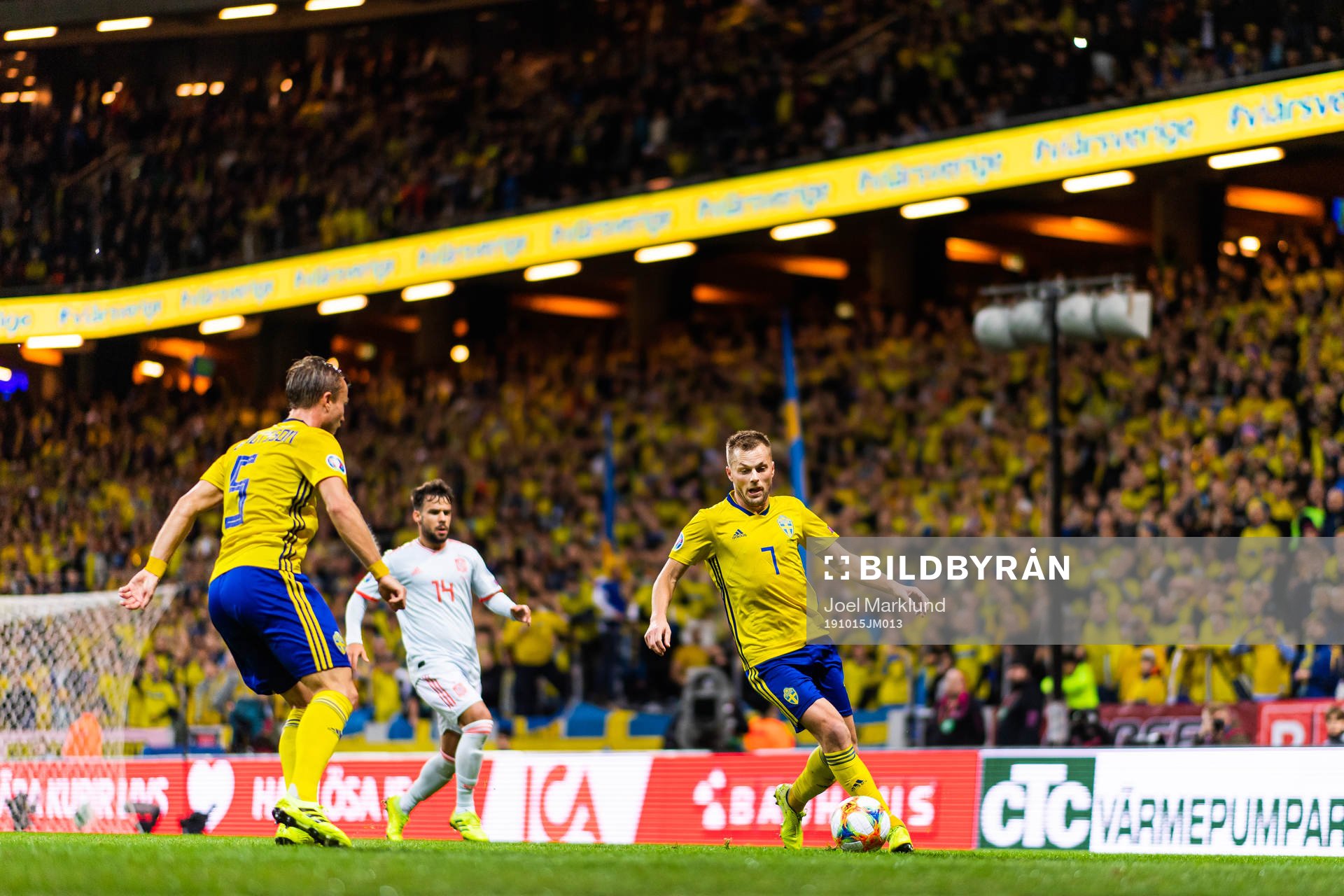 Pierre Bengtsson and Sebastian Larsson of Sweden
