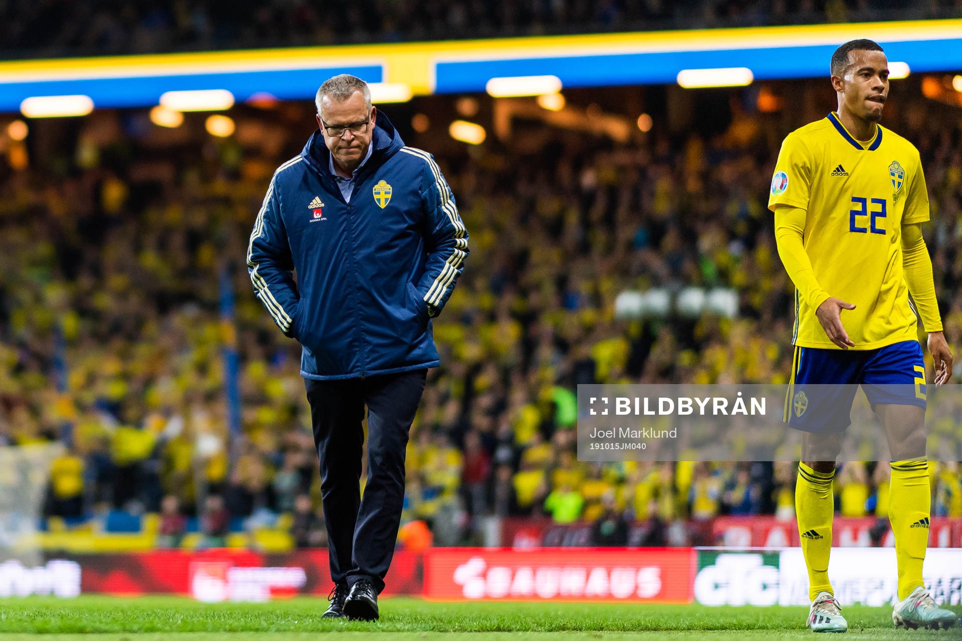 Janne Andersson, head coach as Robin Quaison of Sweden is