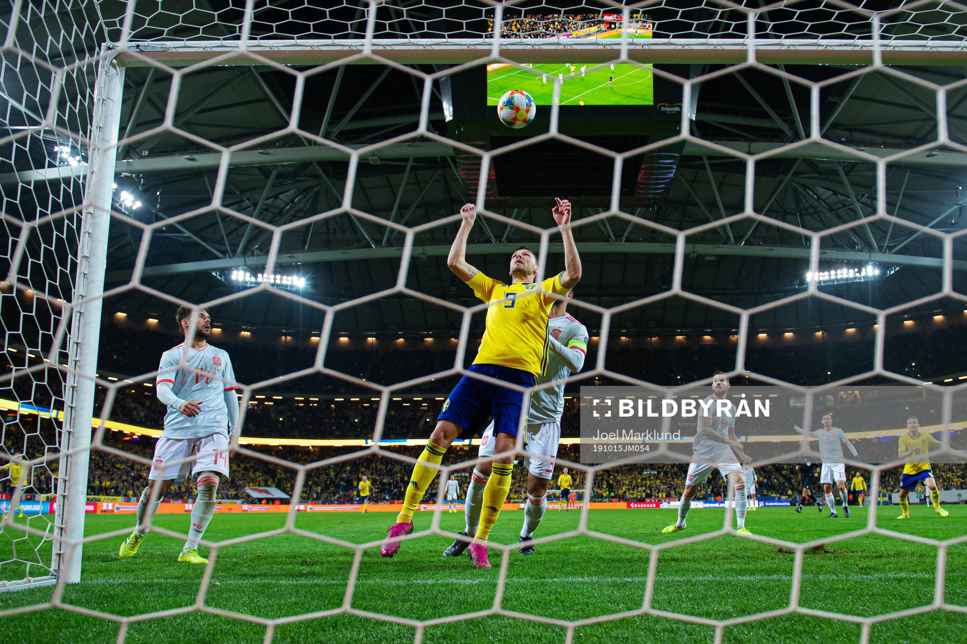 Marcus Berg of Sweden scores 1-0