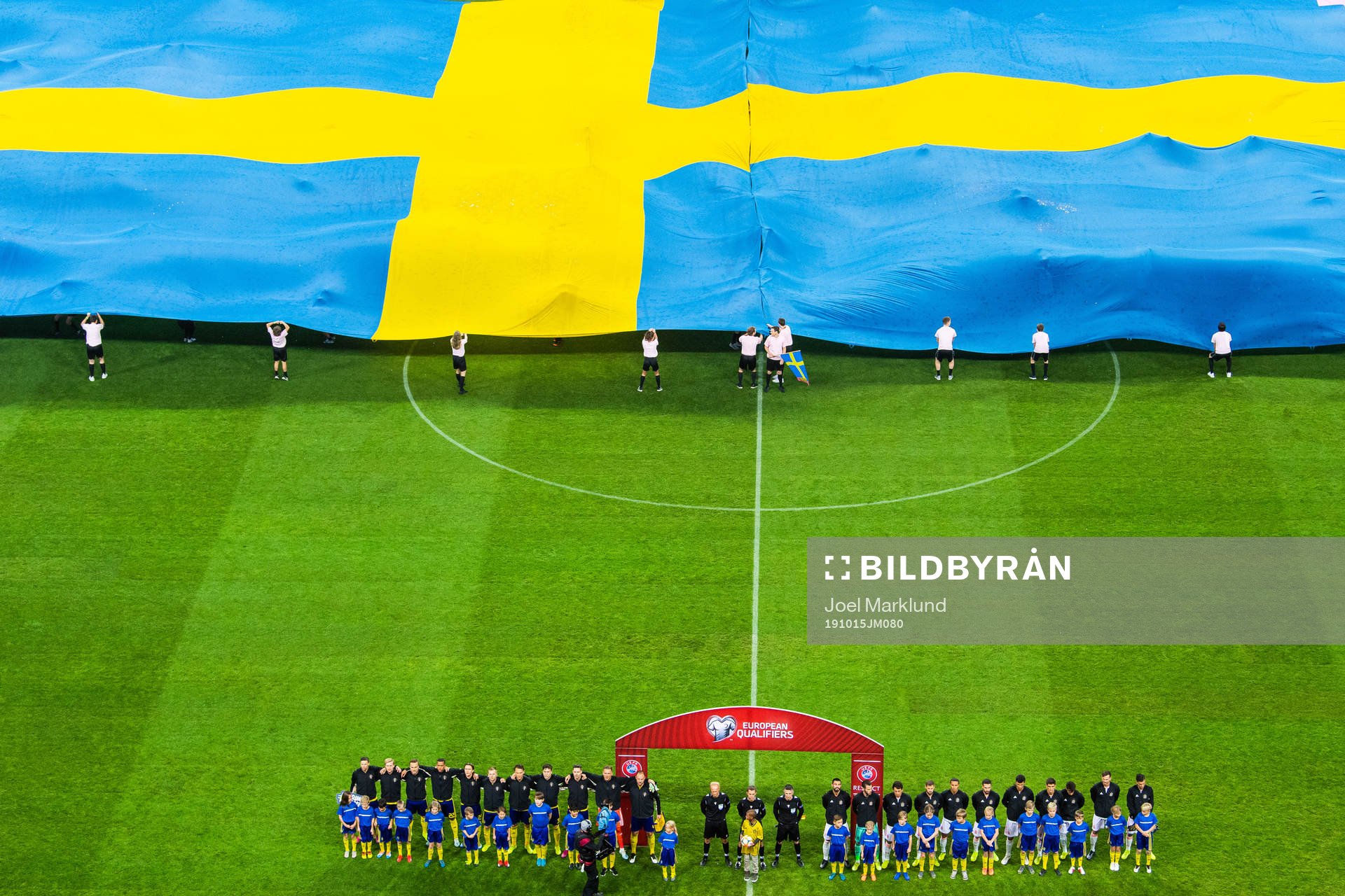 Players of Sweden and of Spain
