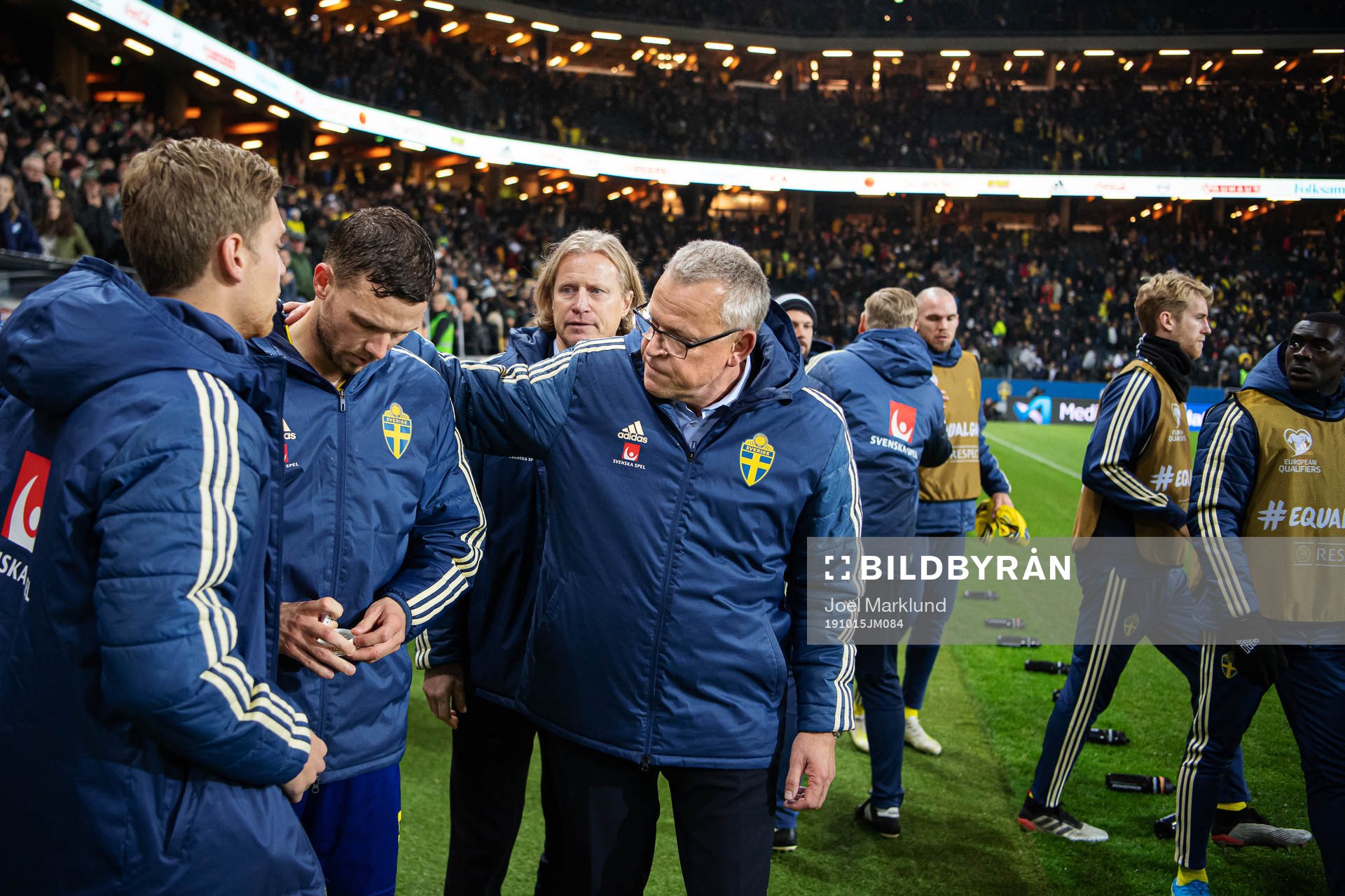 Marcus Berg and Janne Andersson, head coach of Sweden, look