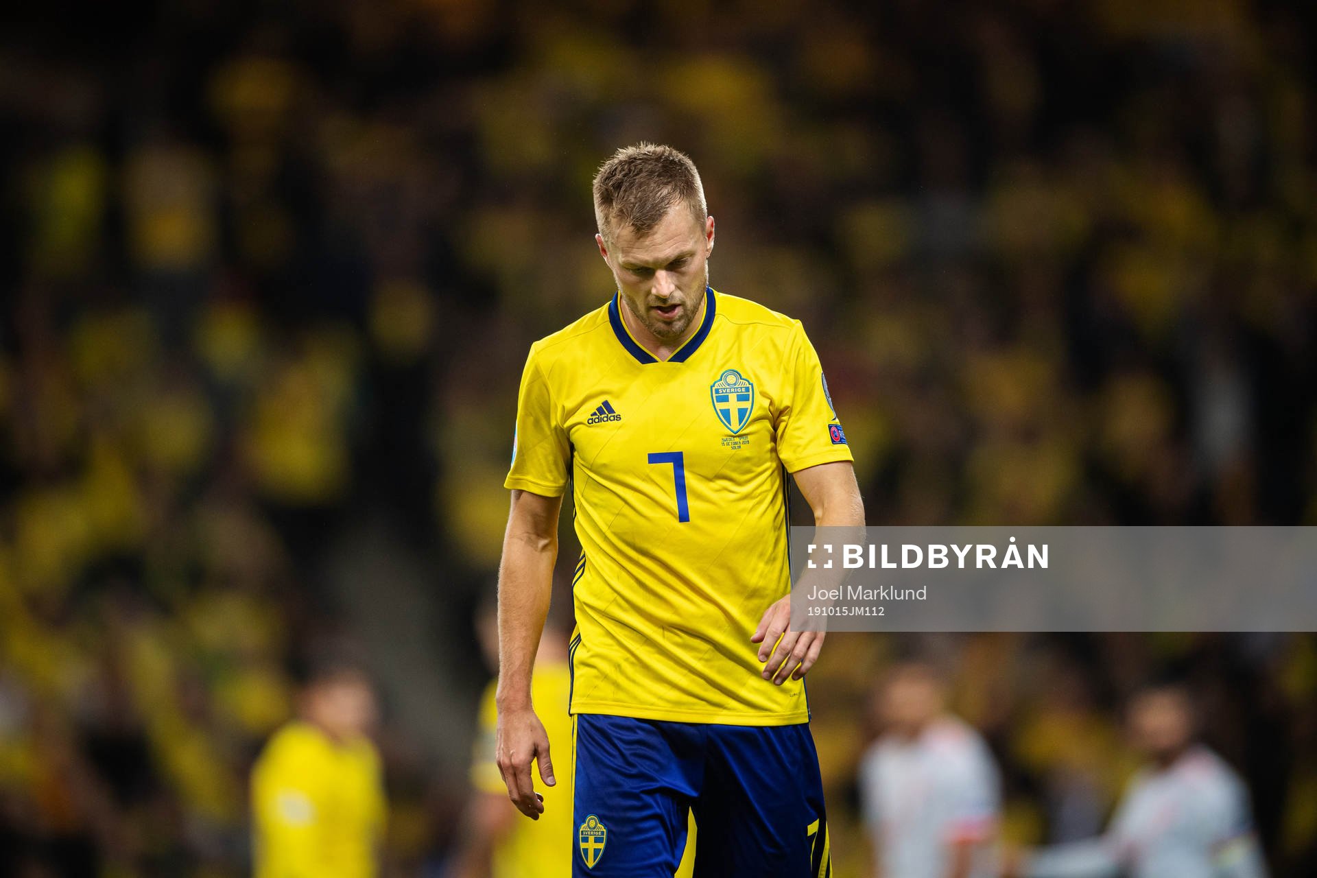 Sebastian Larsson of Sweden looks dejected