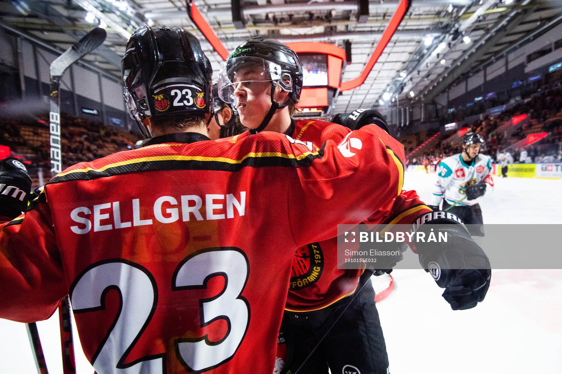 Jesper Sellgren and Noel Gunler of Luleå celebrates