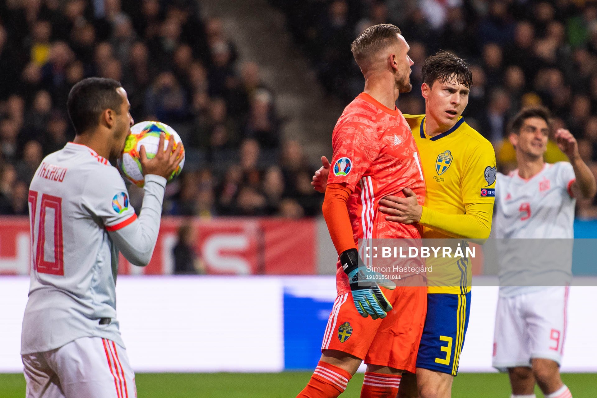 Goalkeeper Robin Olsen celebrates a save with Victor