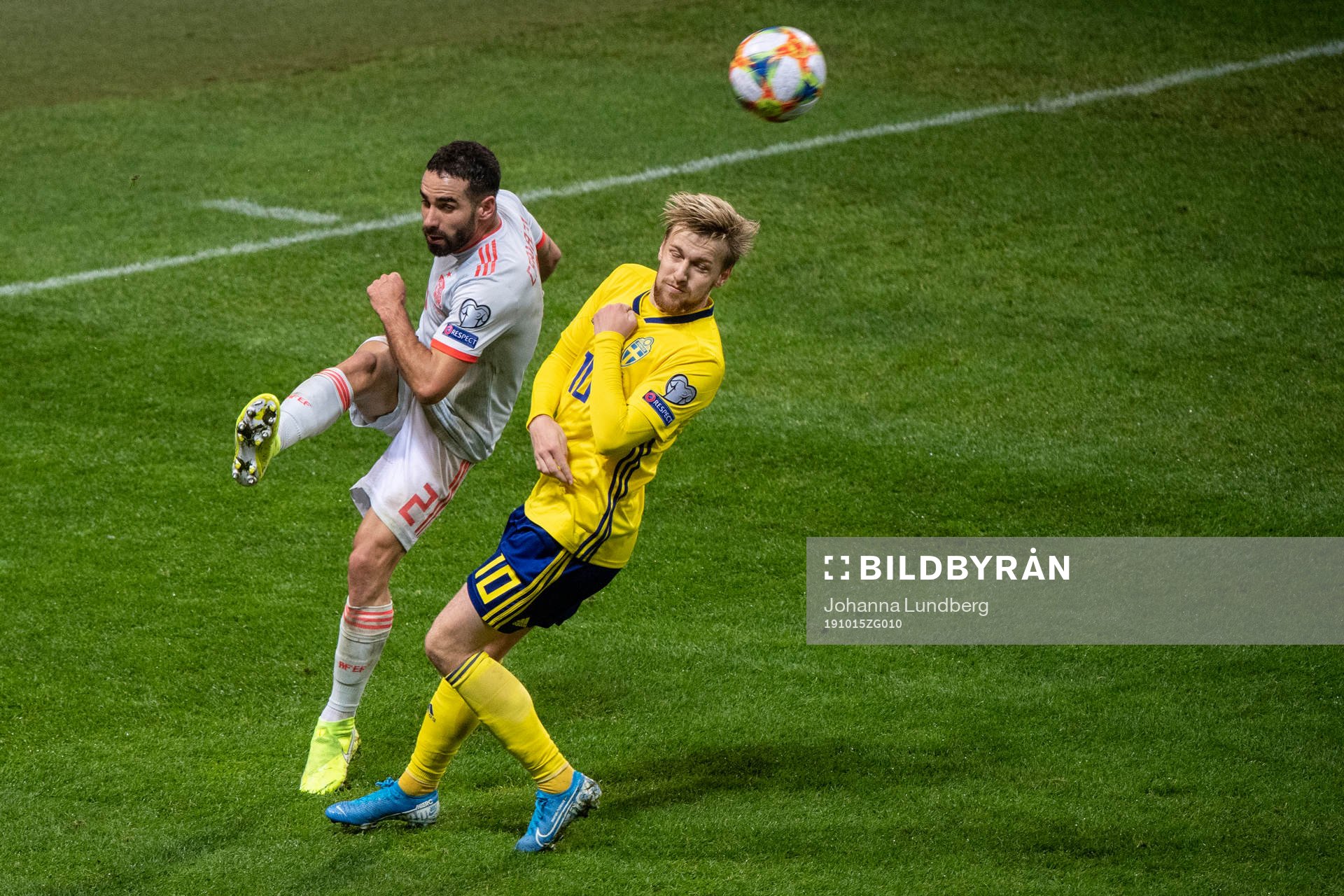 Dani Carvajal of Spain and Emil Forsberg of Sweden during the UEFA Euro Qualifier football match between Sweden and Spain on October 15, 2019 in Stockholm.