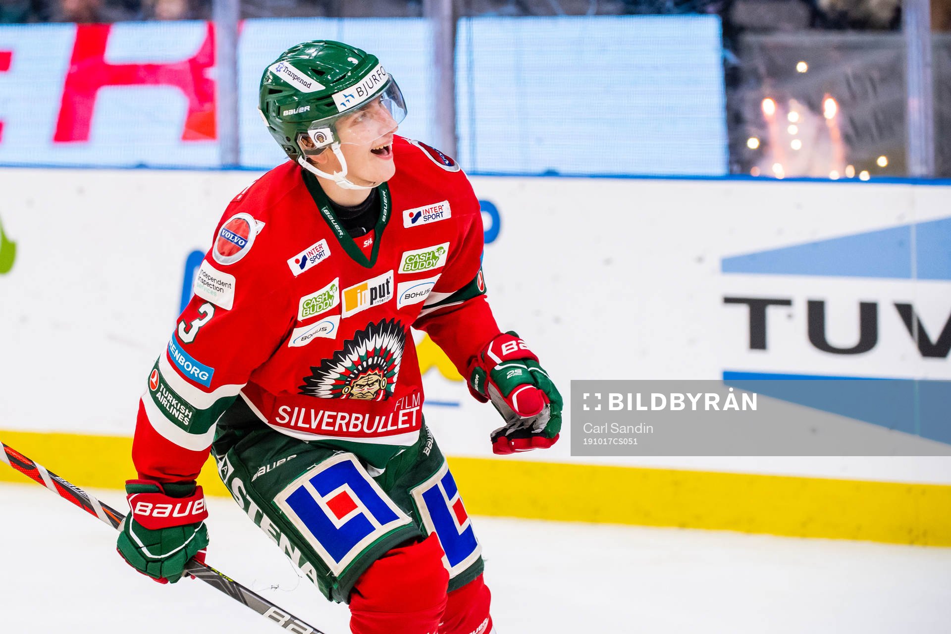 Frölundas Jacob Moverare jublar