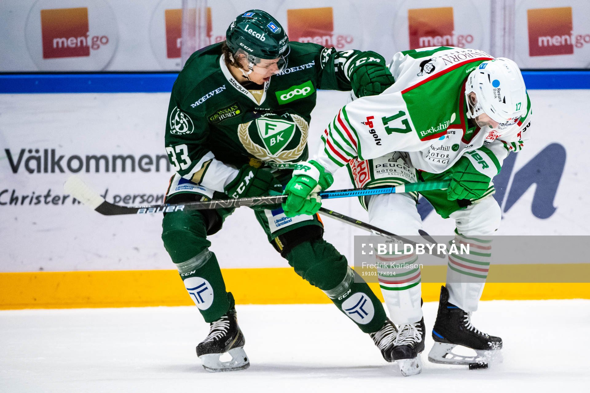 Färjestads Albert Johansson och Rögles Taylor Matson