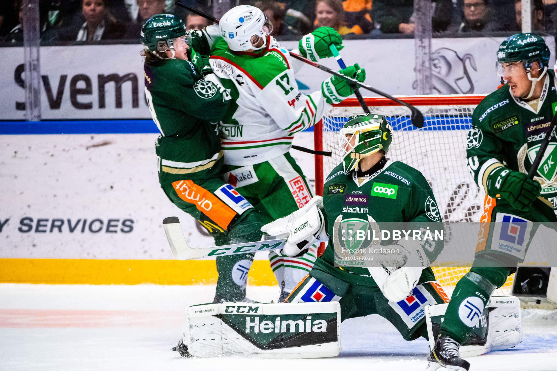 Färjestads Linus Arnesson och Rögles Taylor Matson