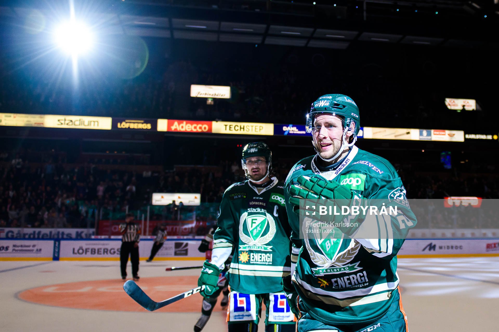 Färjestads Per Åslund jublar