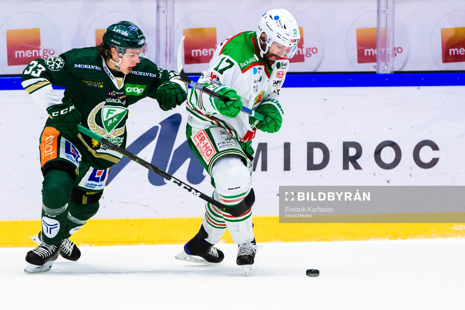 Färjestads Albert Johansson och Rögles Taylor Matson