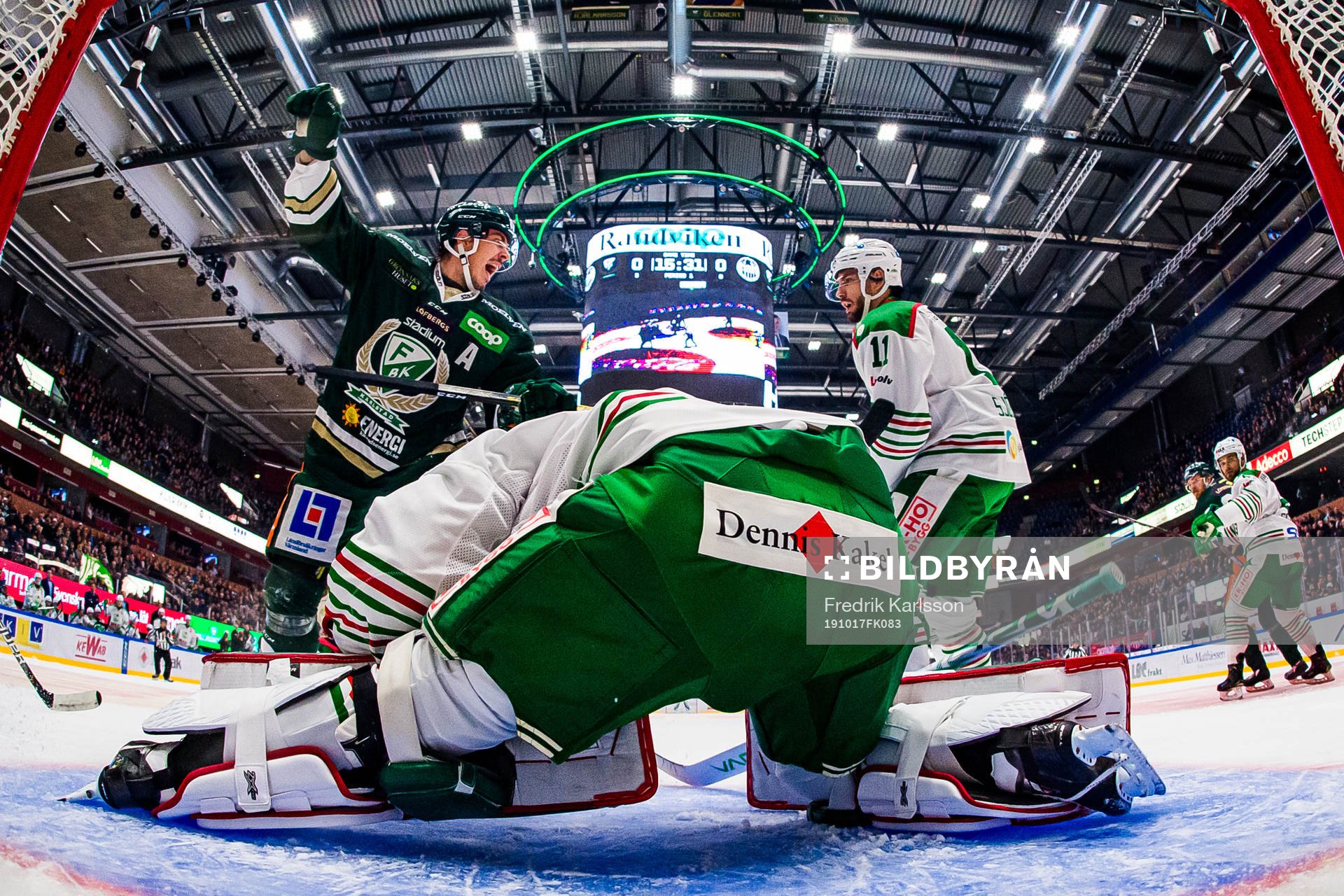 Färjestads Sebastian Erixon jublar