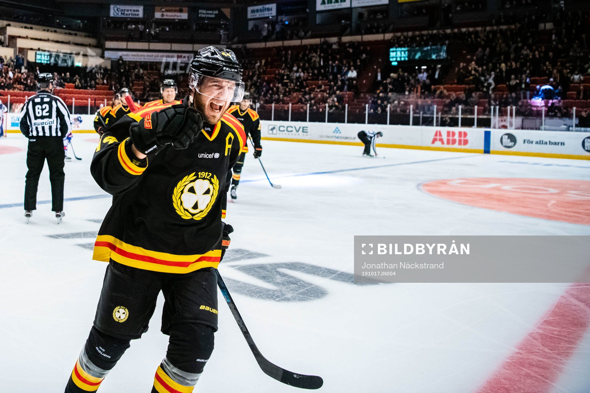 Brynäs Anton Rödin jublar