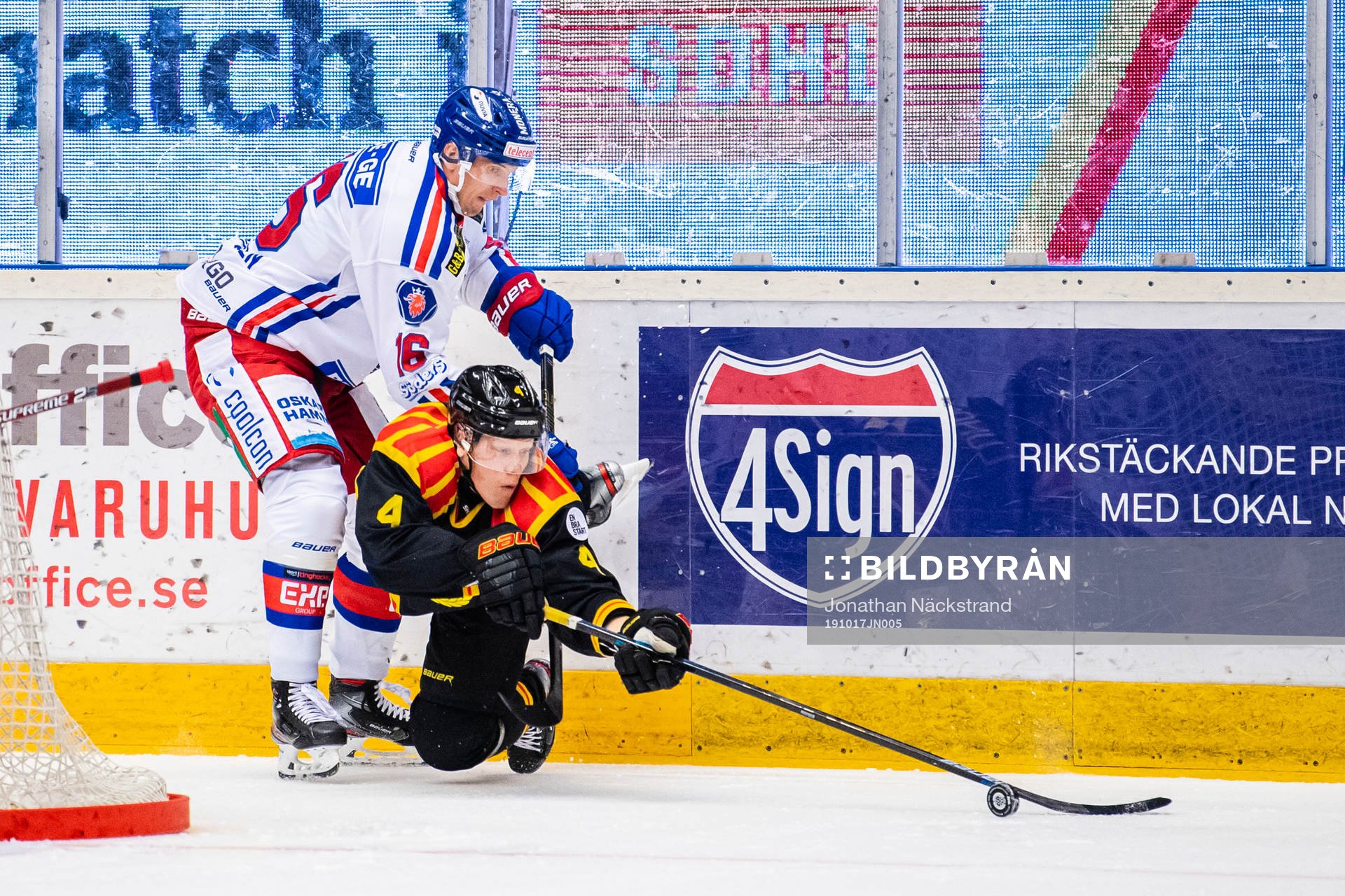 Brynäs Niclas Lundgren och Oskarshamns Arsi Piispanen