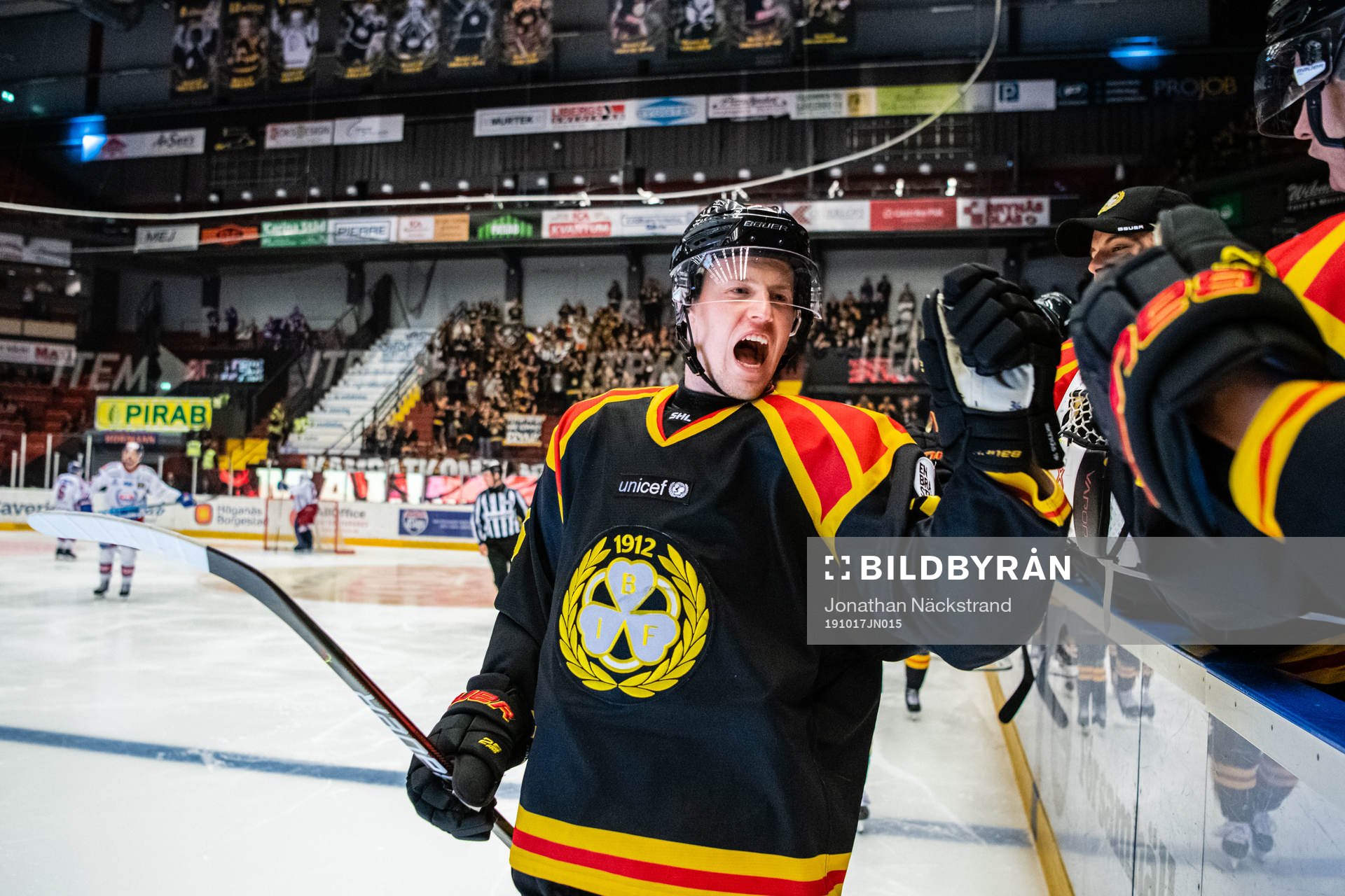 Brynäs Linus Ölund jublar