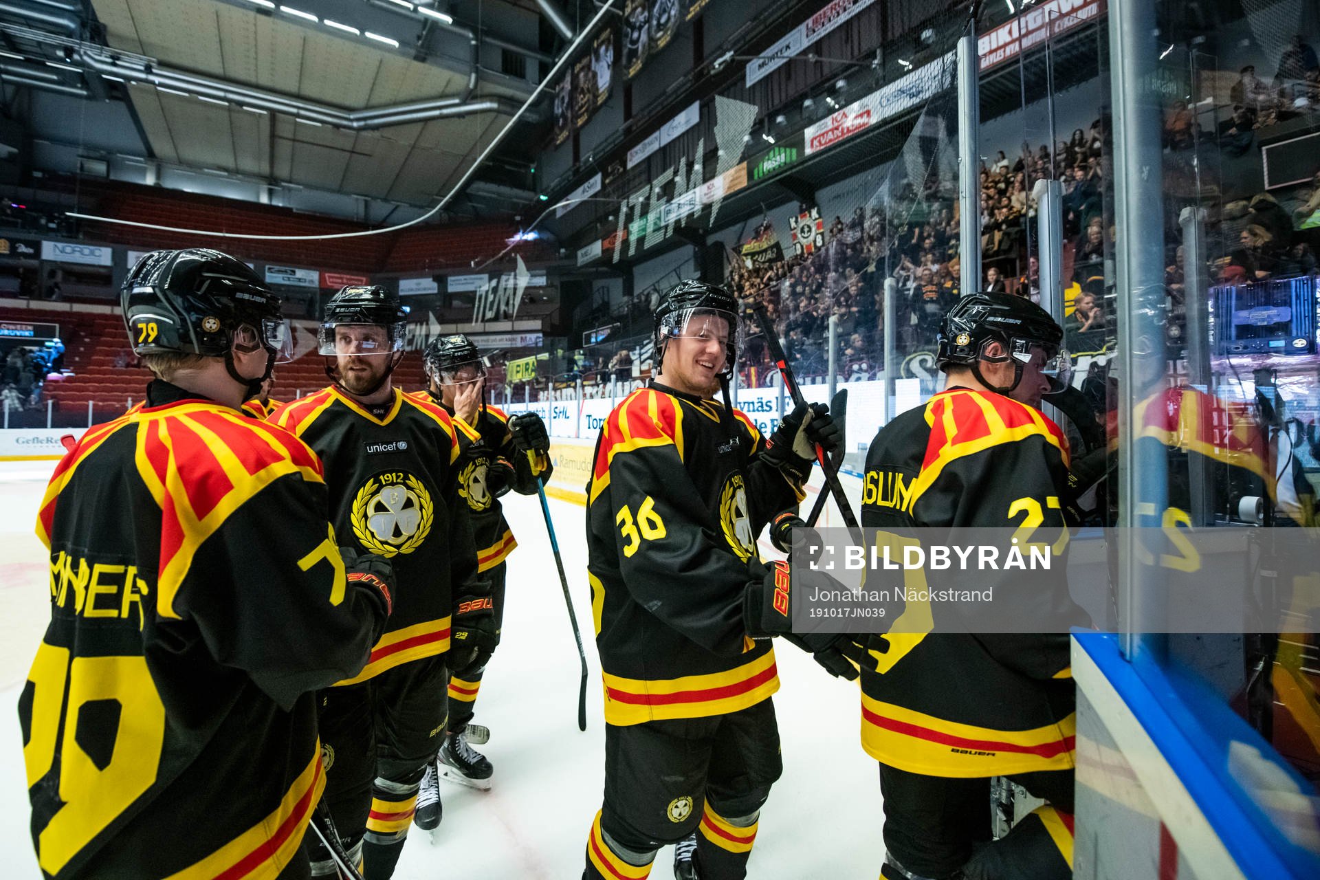 Brynäs spelare jublar