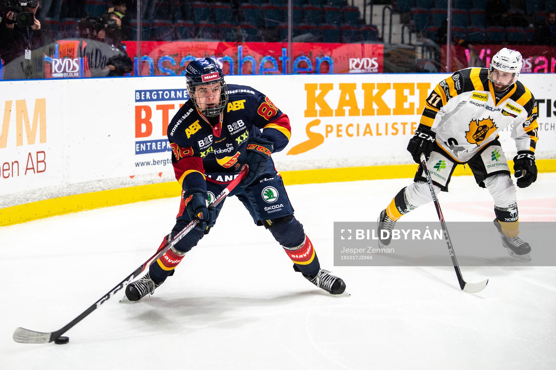 Djurgårdens Alexander Holtz och Skellefteås Tom Pyatt