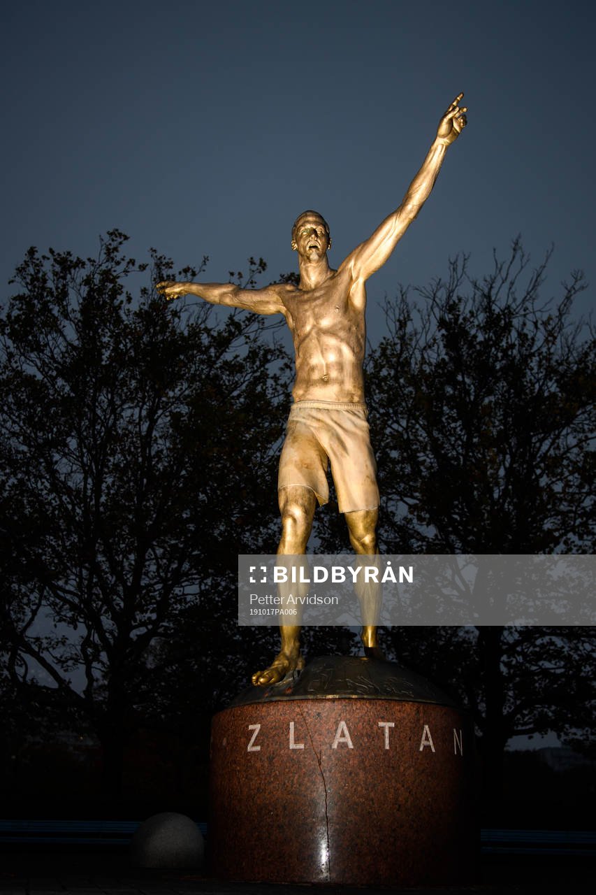 The statue of Zlatan Ibrahimovic photographed