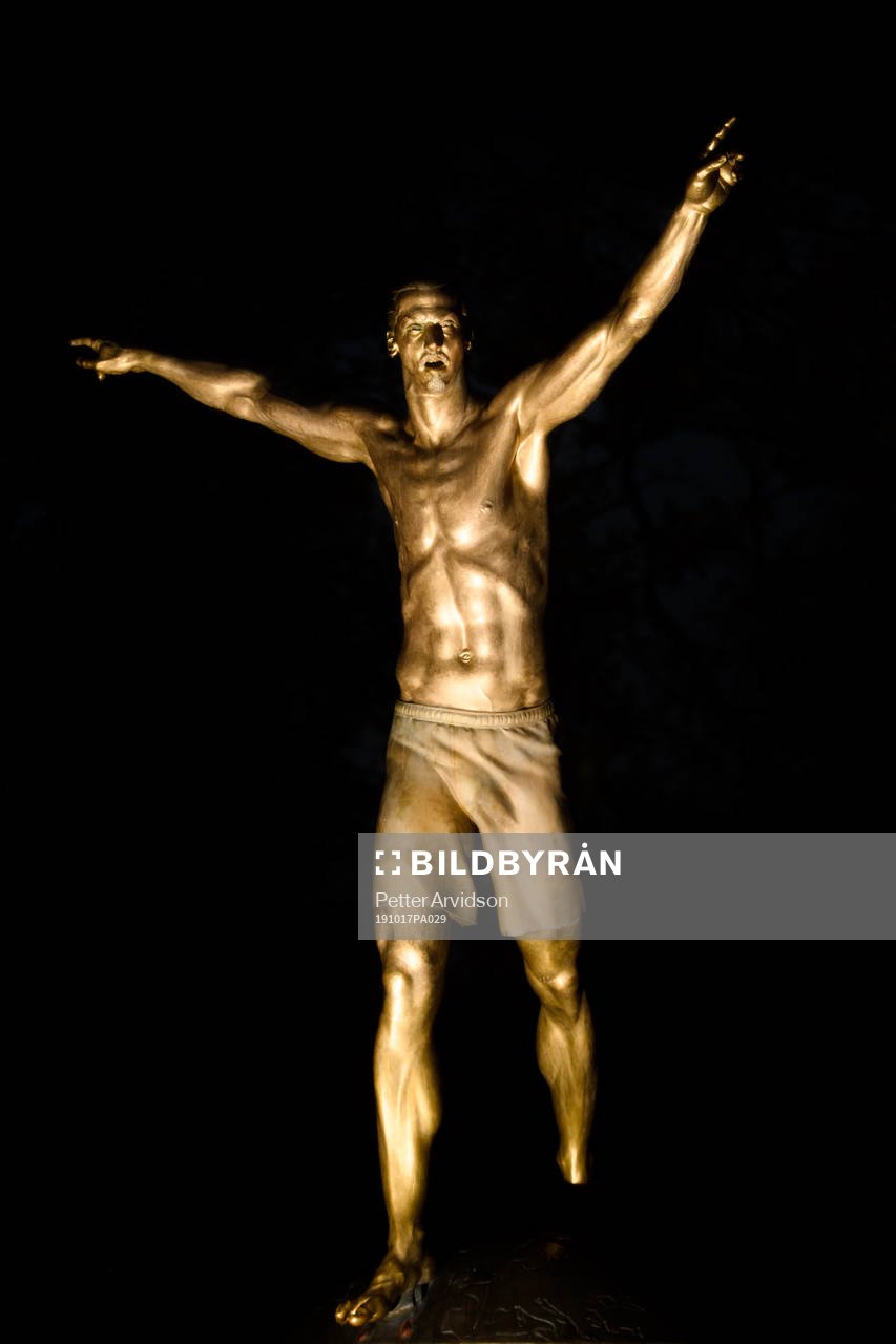 The statue of Zlatan Ibrahimovic photographed
