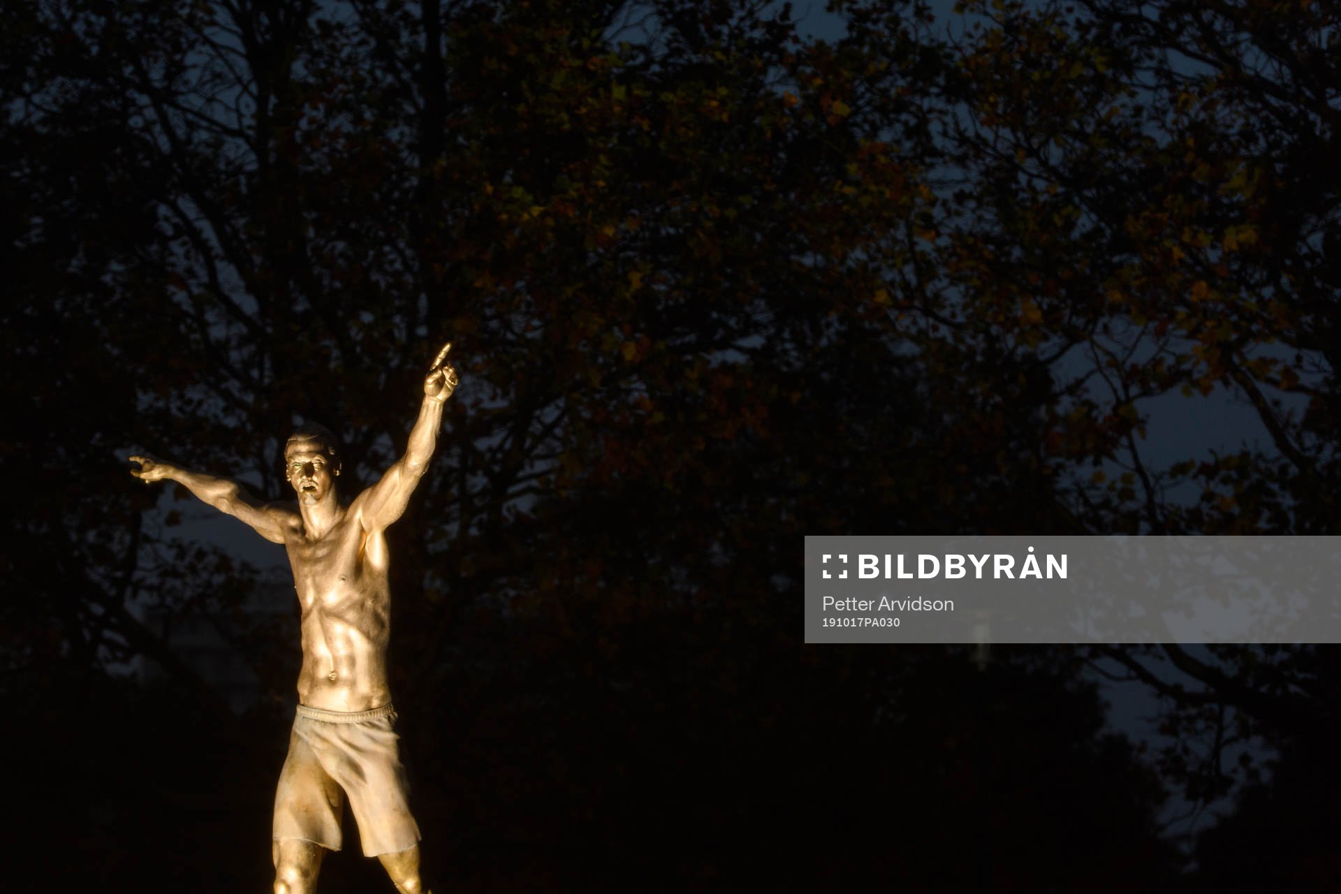 The statue of Zlatan Ibrahimovic photographed