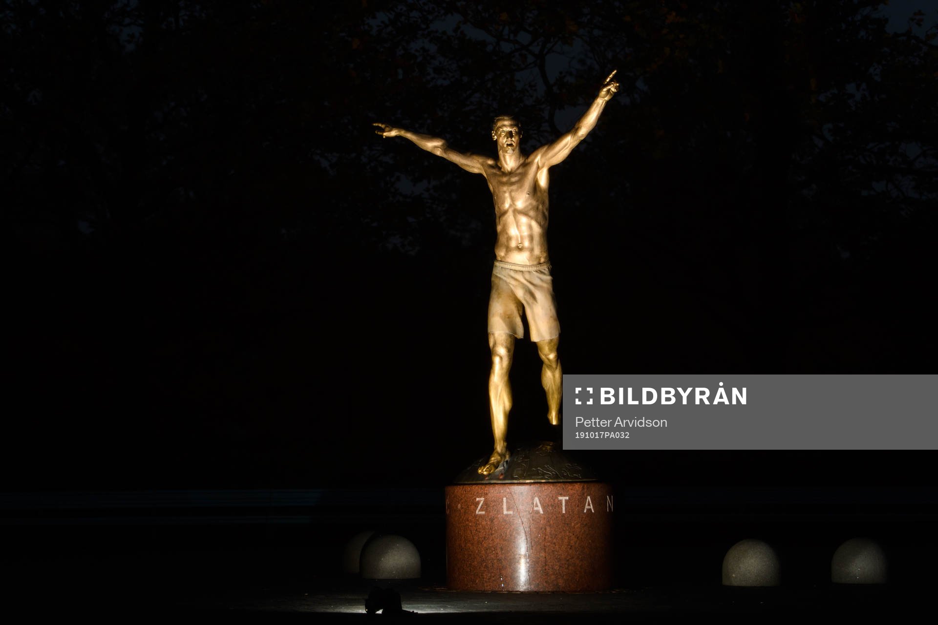 The statue of Zlatan Ibrahimovic photographed