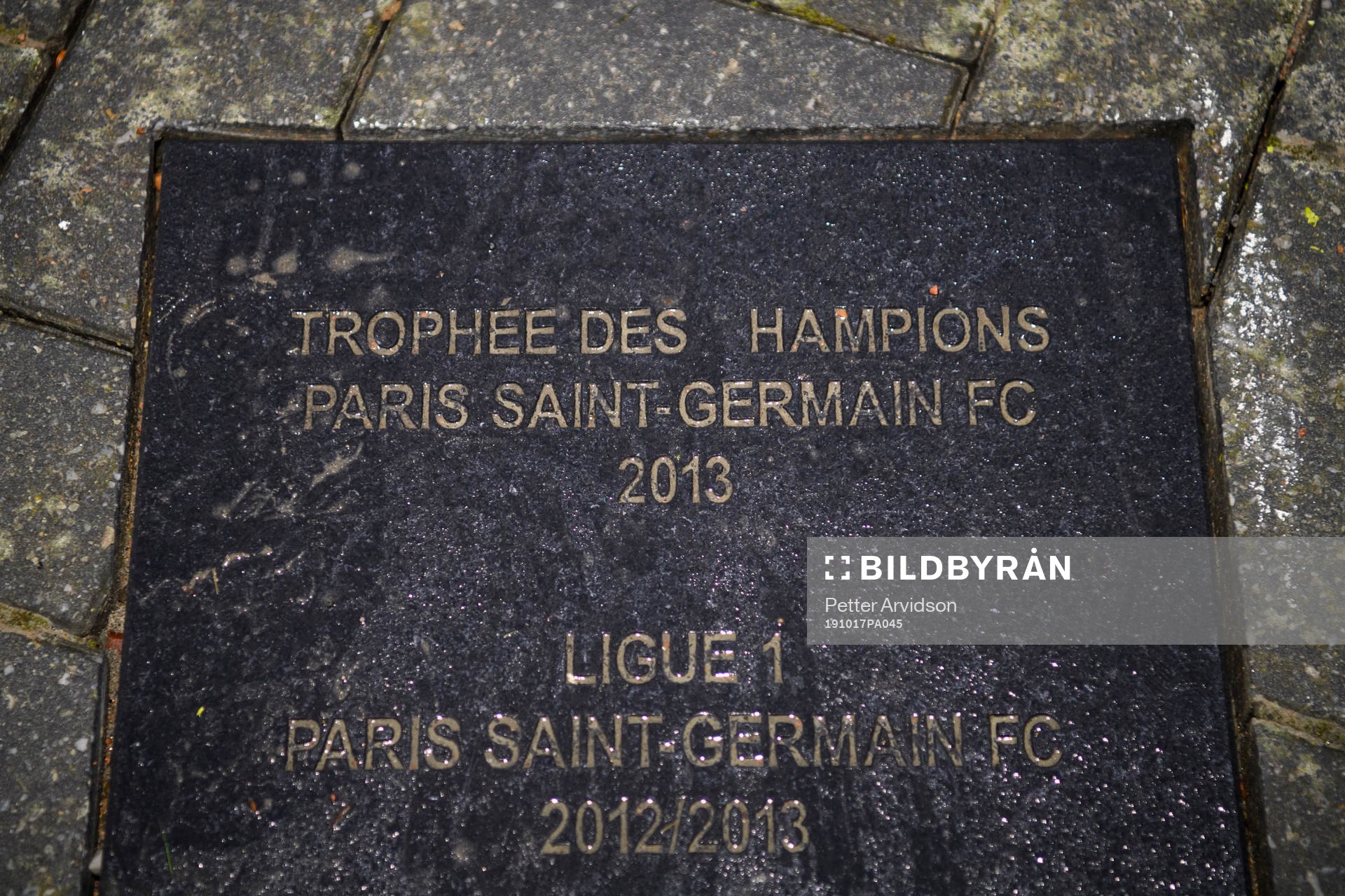 Misspellings beside the statue of Zlatan Ibrahimovic