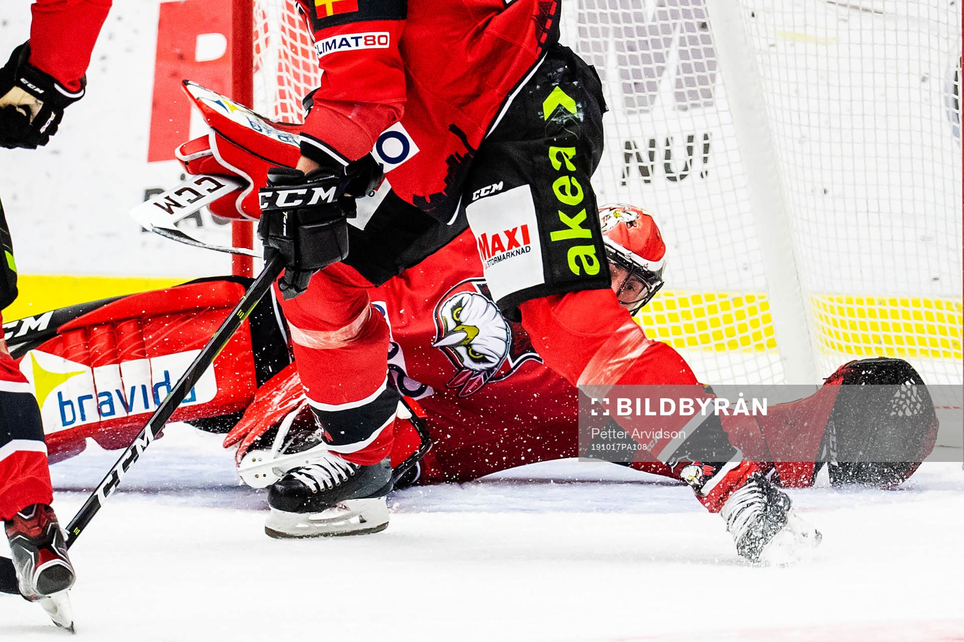 Malmö Redhawks målvakt Oscar Alsenfelt räddar