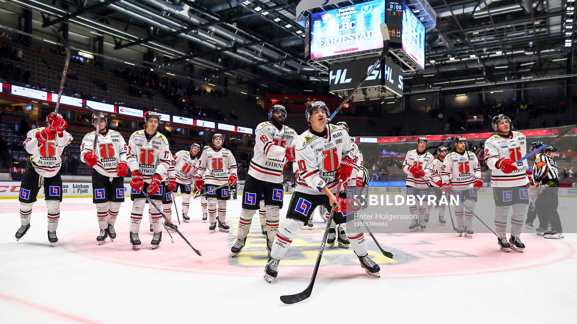 Örebro med Shane Harper jublar