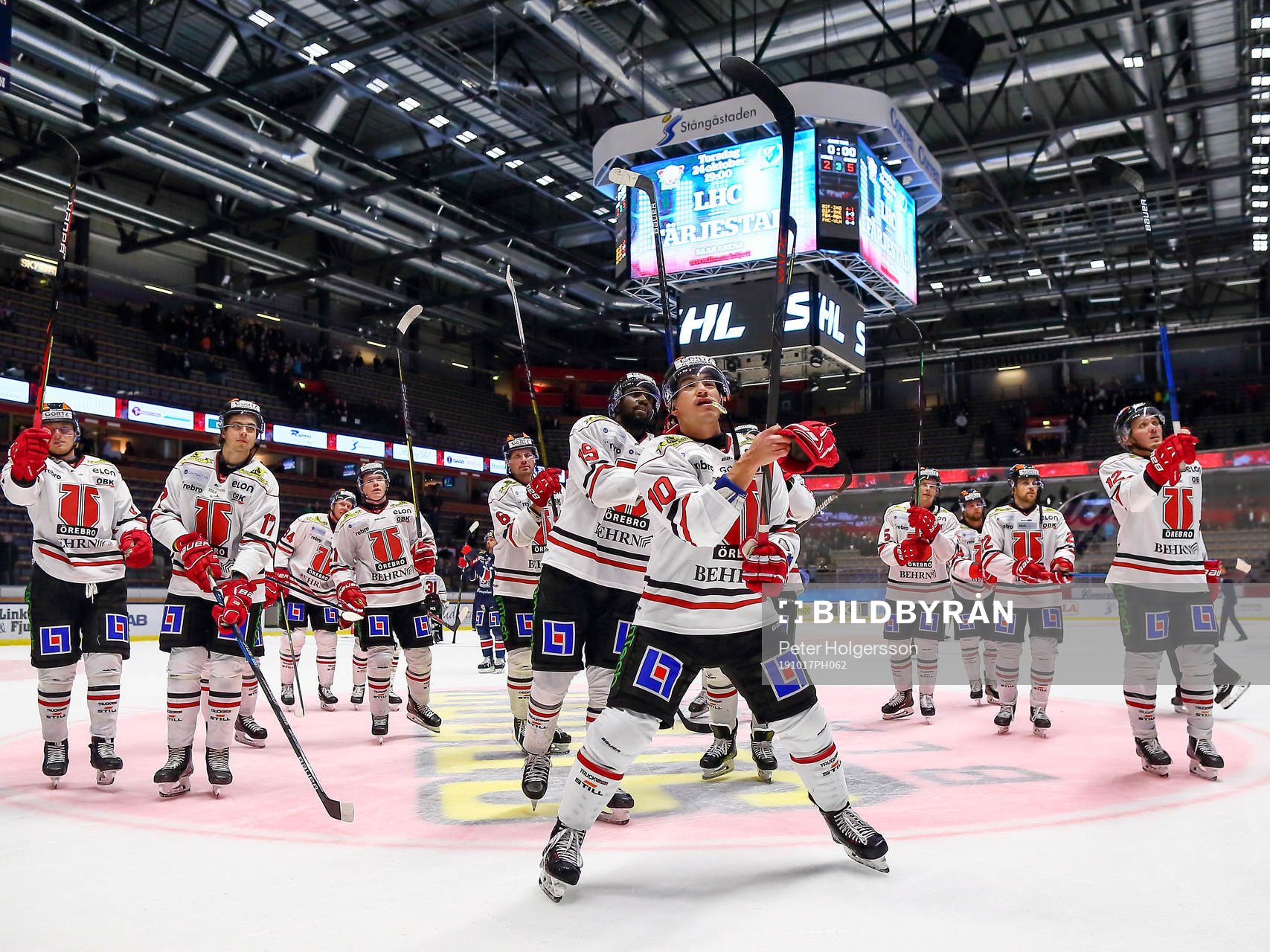 Örebro med Shane Harper jublar