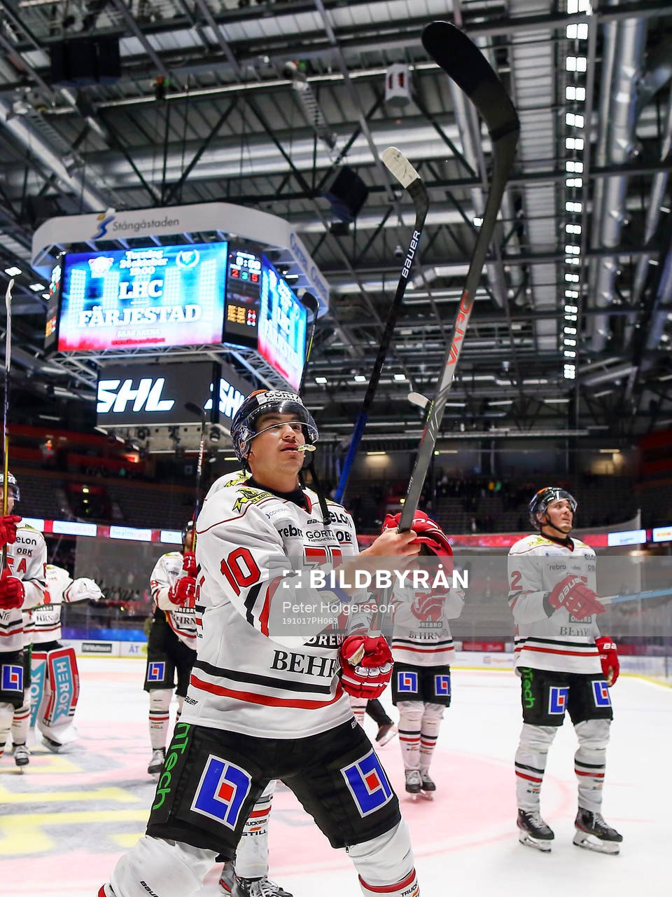 Örebro med Shane Harper jublar