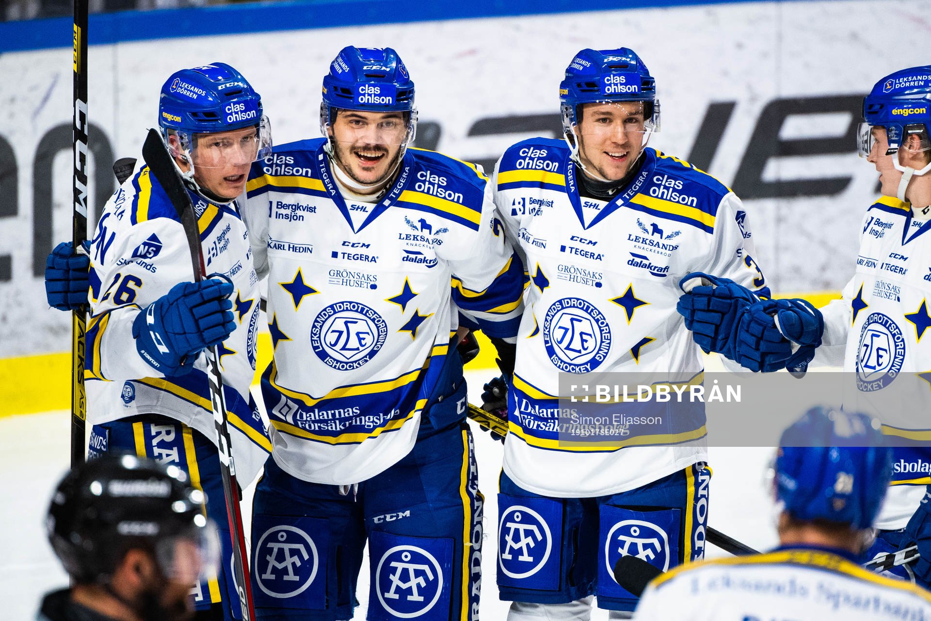 Leksands Thomas Valkvae Olsen jublar med lagkamrater