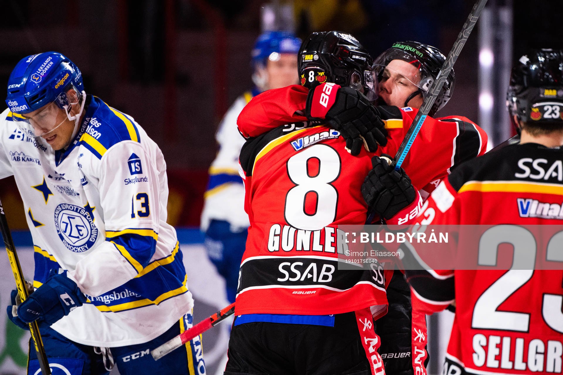 Luleås Noel Gunler och Petter Emanuelsson jublar