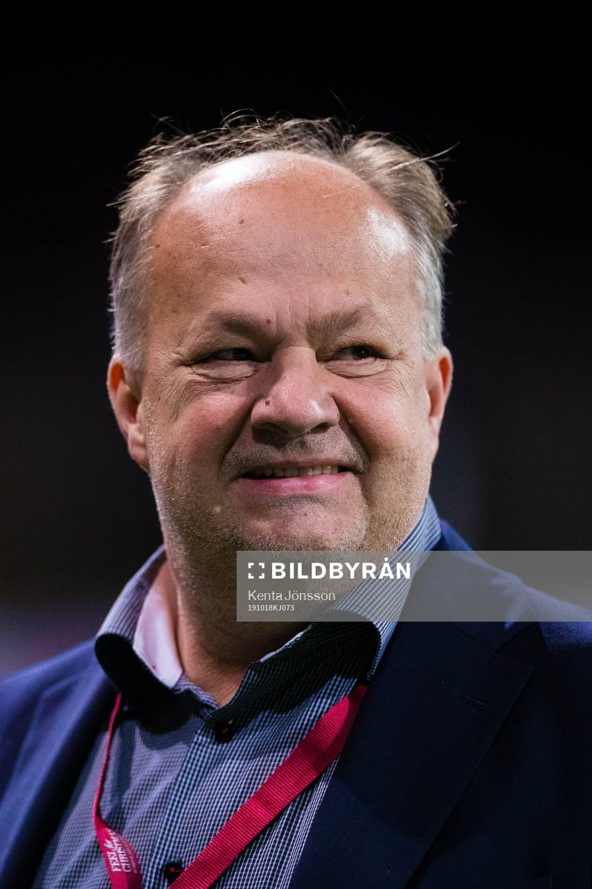 AFC Eskilstunas ordförande Alex Ryssholm ler