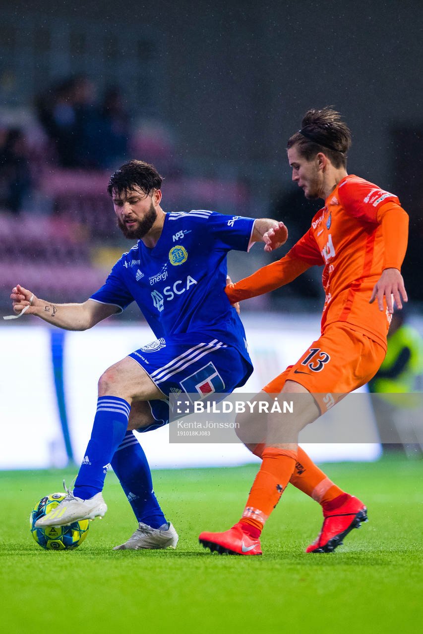 Sundsvalls Jonathan Tamimi och AFC Eskilstunas Wilhelm