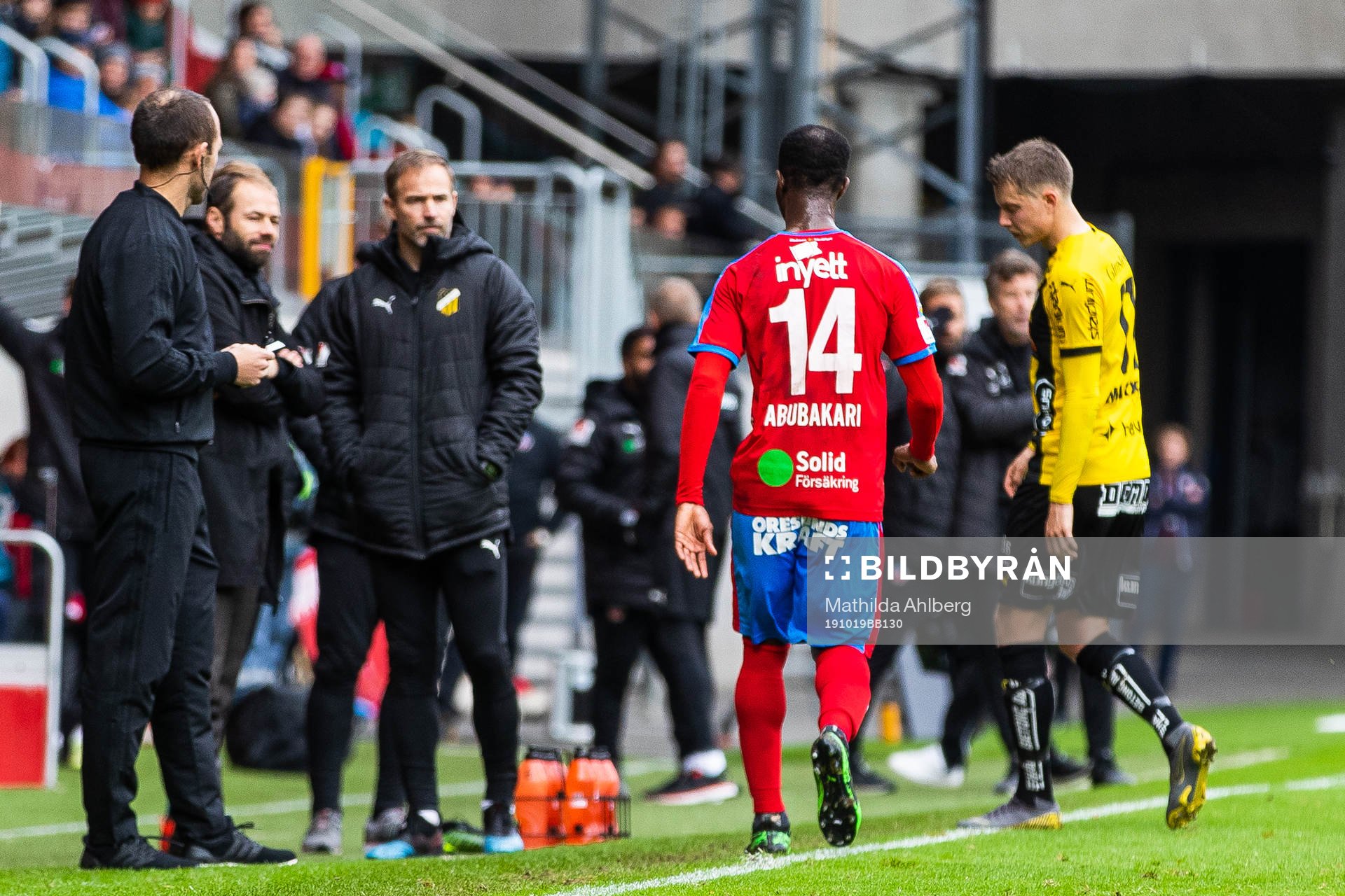 Helsingborgs Mohammed Abubakari lämnar plan