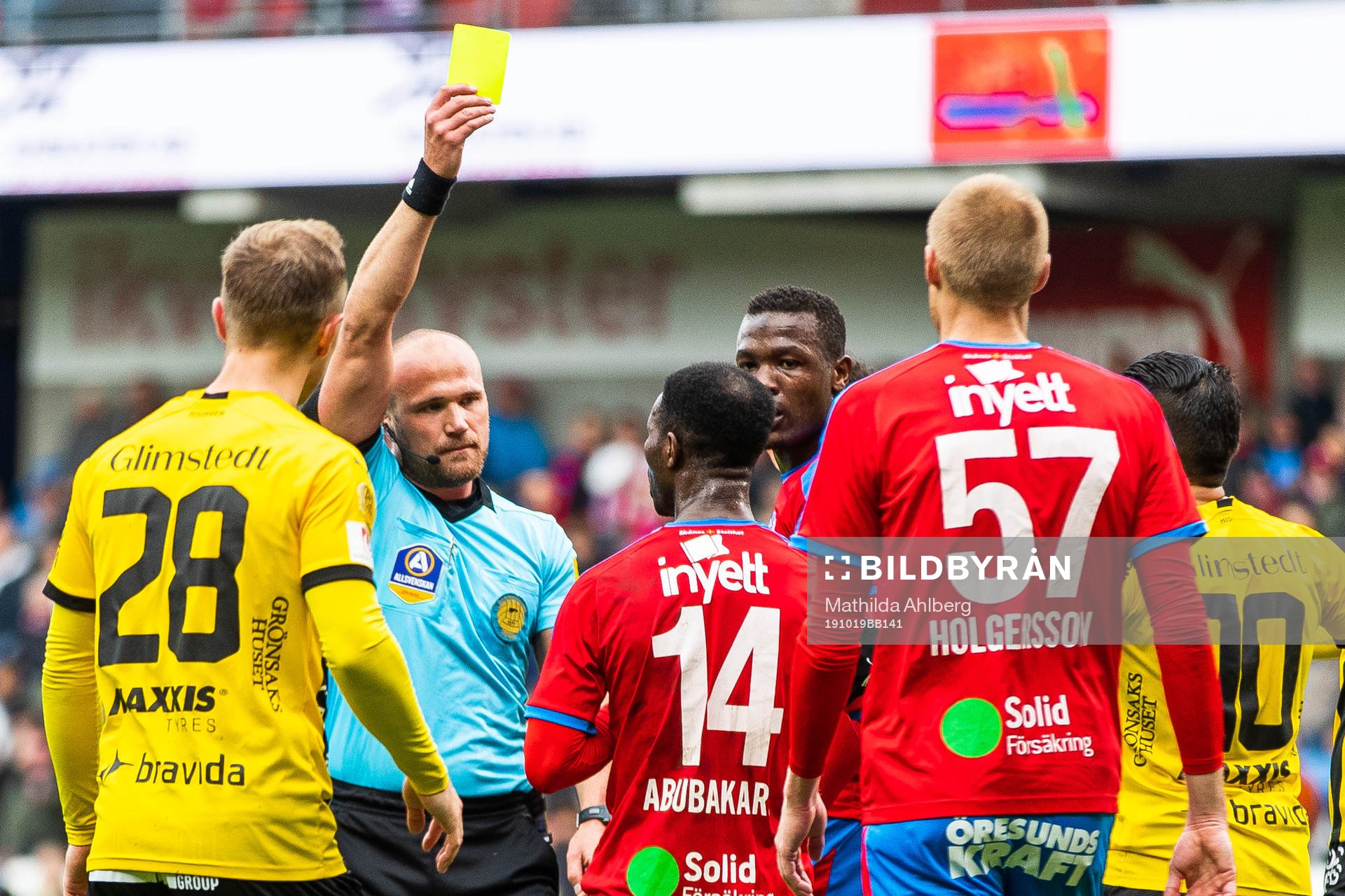 Domare Patrik Eriksson ger Helsingborgs Mohammed Abubakari