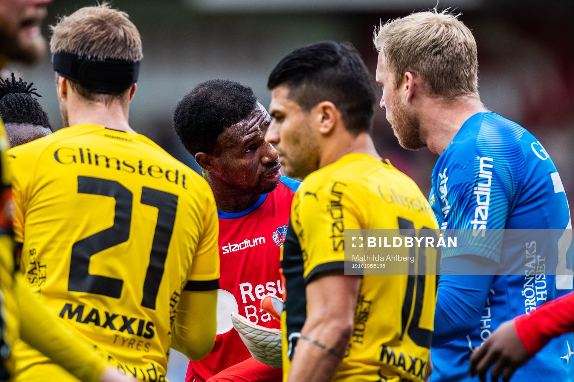 Helsingborgs Mohammed Abubakari och Häckens målvakt Peter