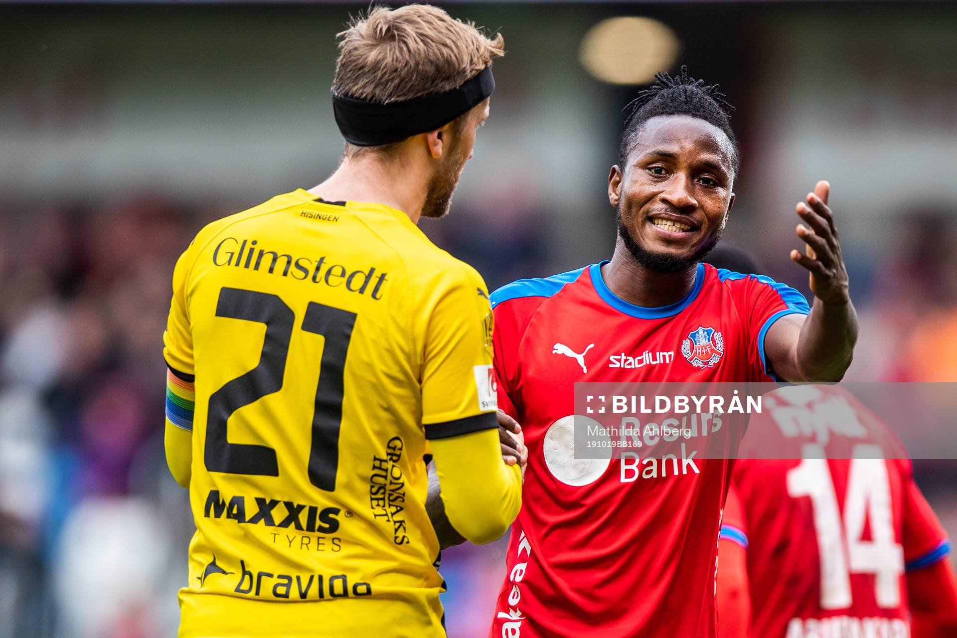 Häckens Rasmus Lindgren och Helsingborgs Mamudu Moro i