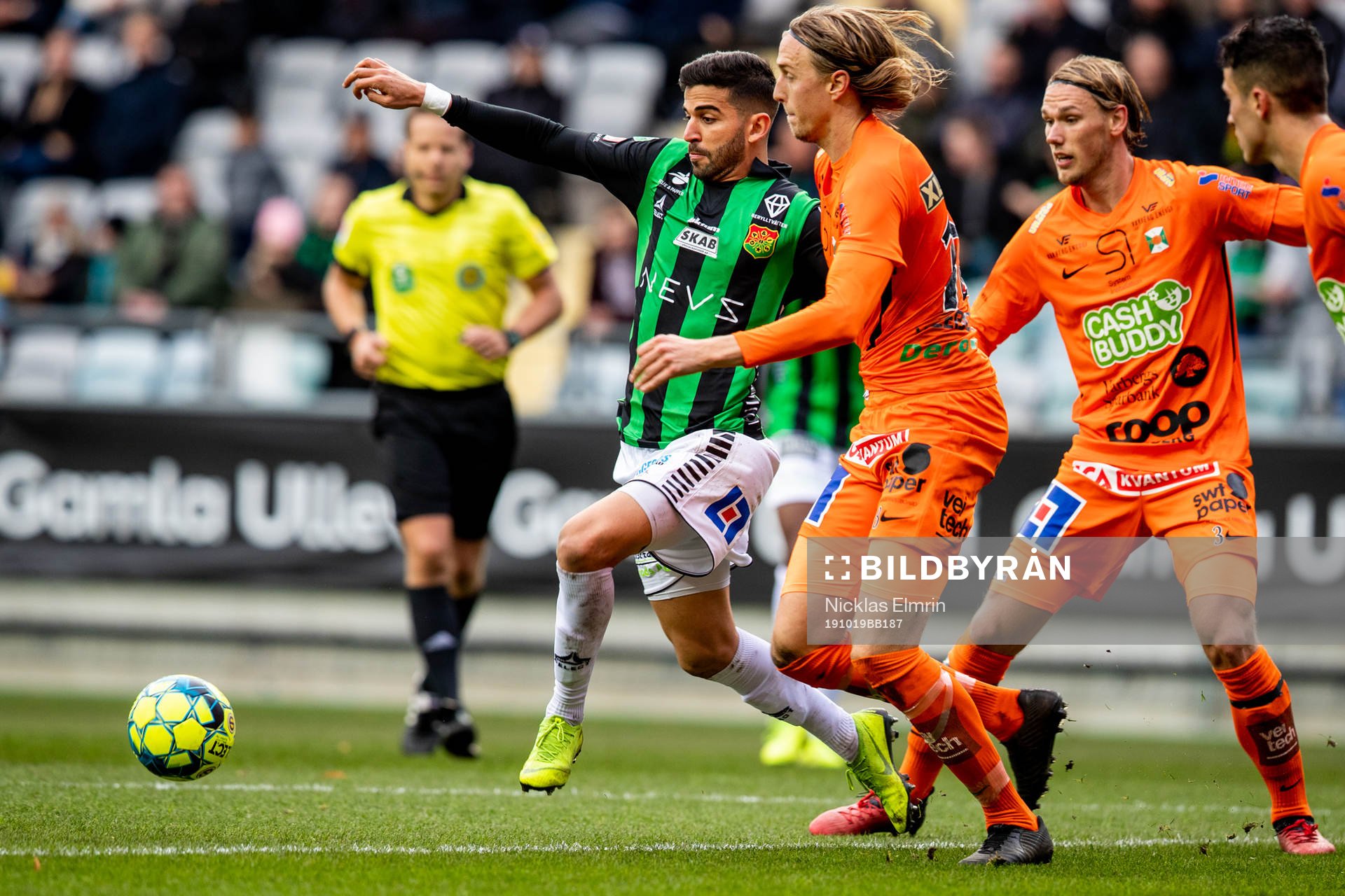 GAIS Leonard Pllana mot Varbergs Joakim Lindner och Hampus