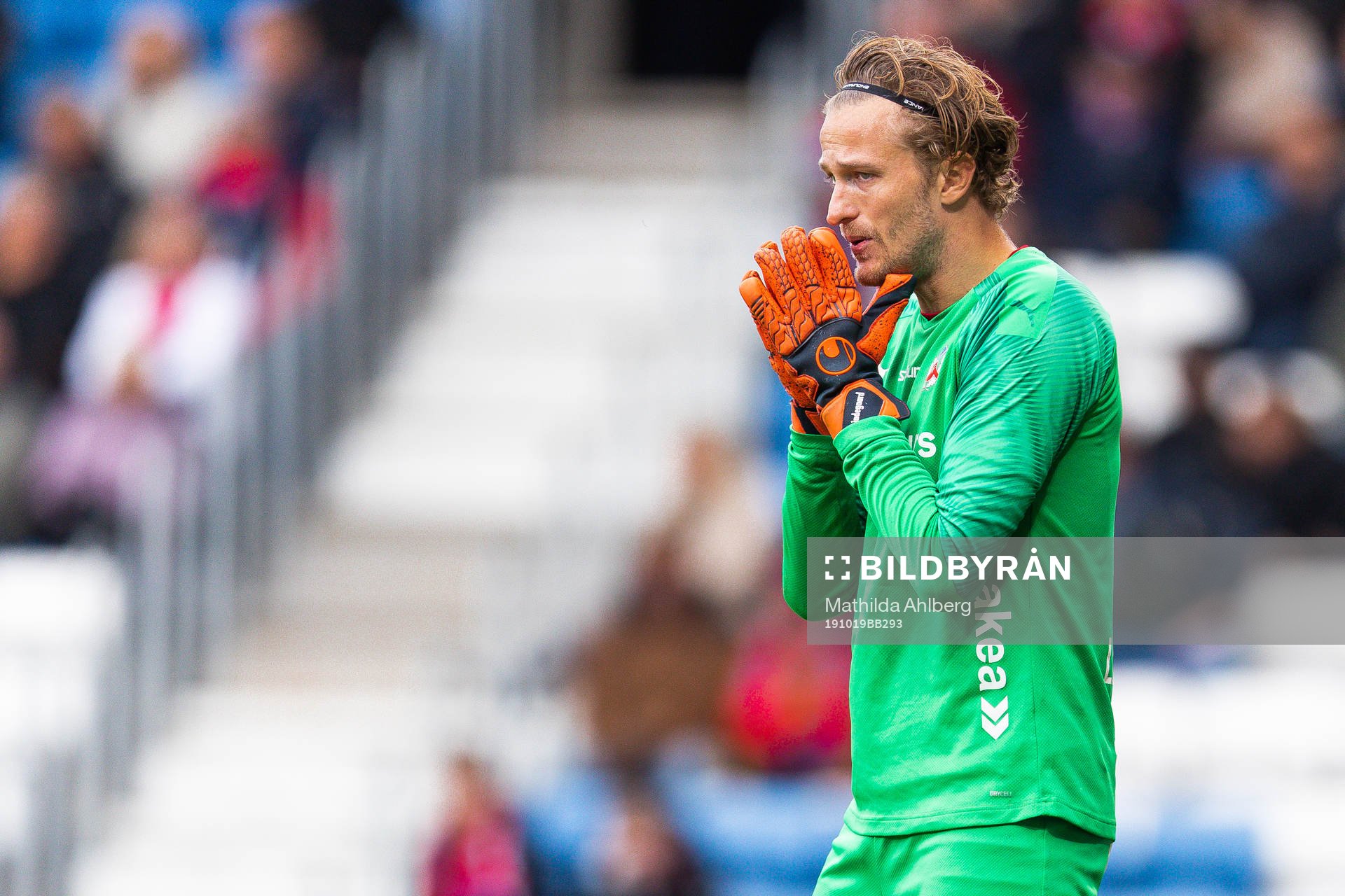 Helsingborgs målvakt Anders Lindegaard deppar