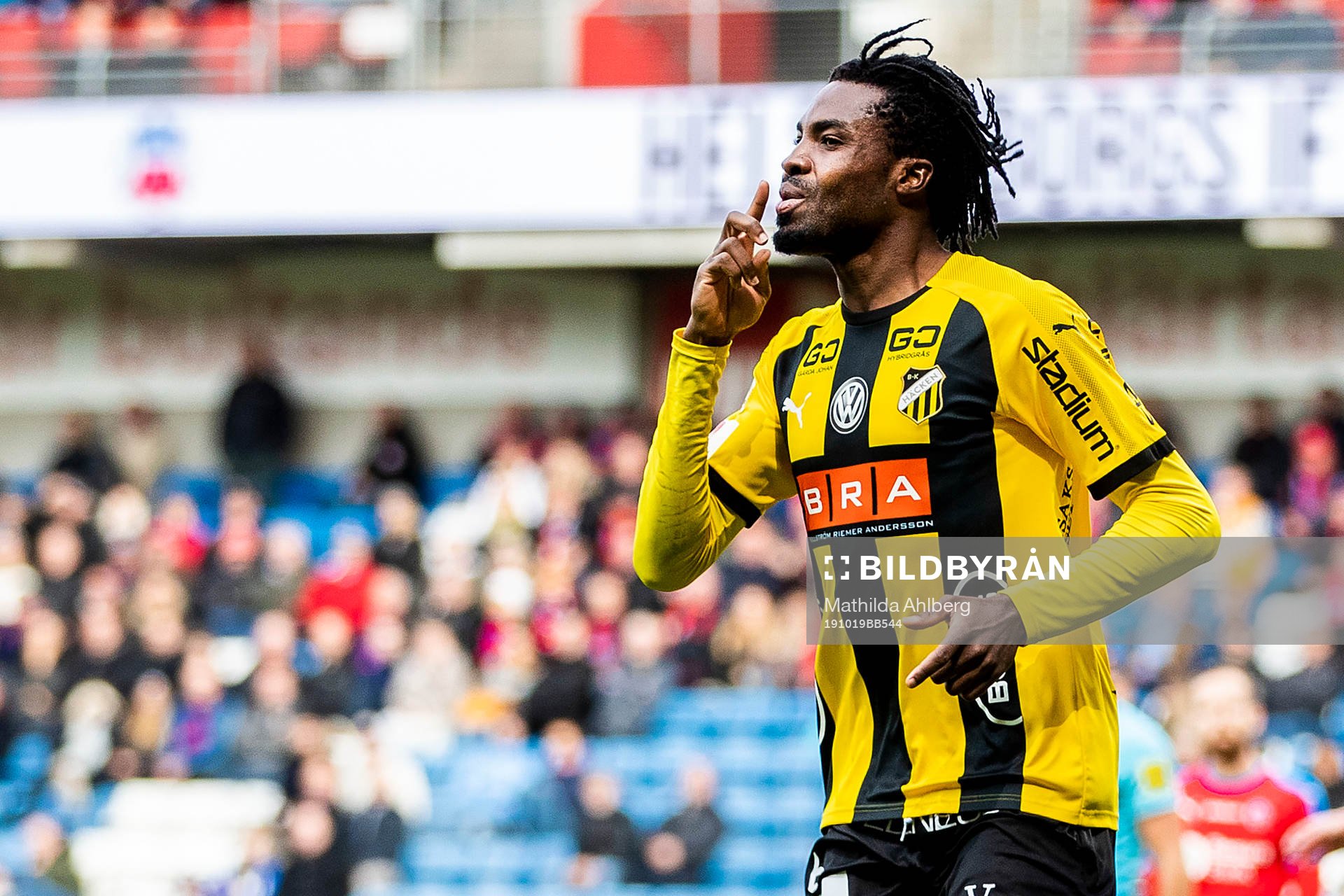 Häckens Kwame Kizito jublar efter att ha gjort 0-2 i fotbollsmatchen i Allsvenskan mellan Helsingborg och Häcken den 19 oktober 2019 i Helsingborg.